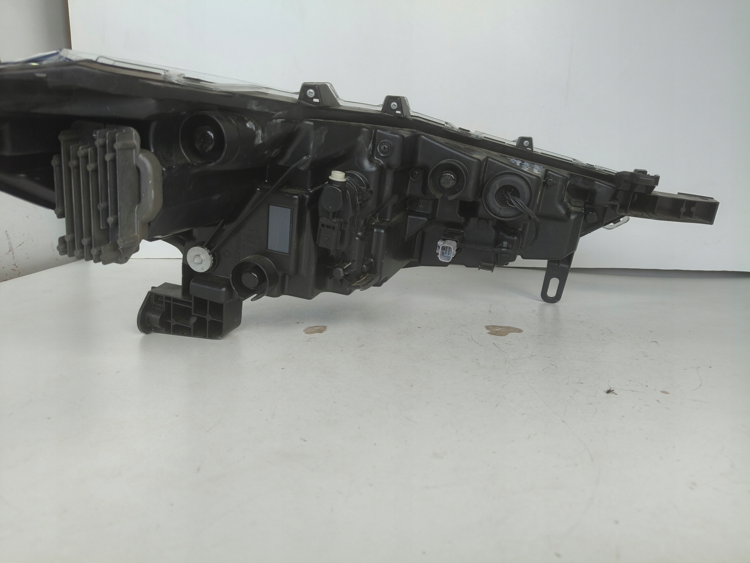 light left REFLEKTOR TOYOTA COROLLA CROSS FULL LED