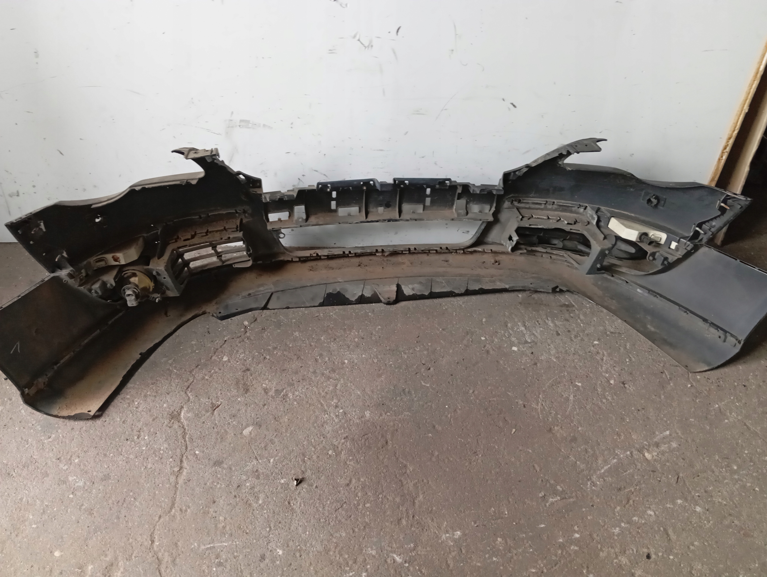 nárazník předek přední VW PASSAT B6