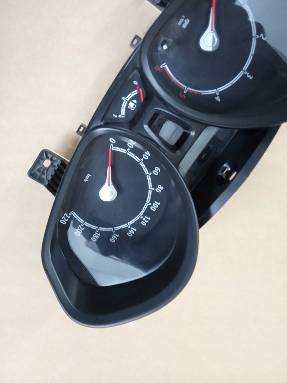 FORD Fiesta MK7 2008-12r. - спидометр часы