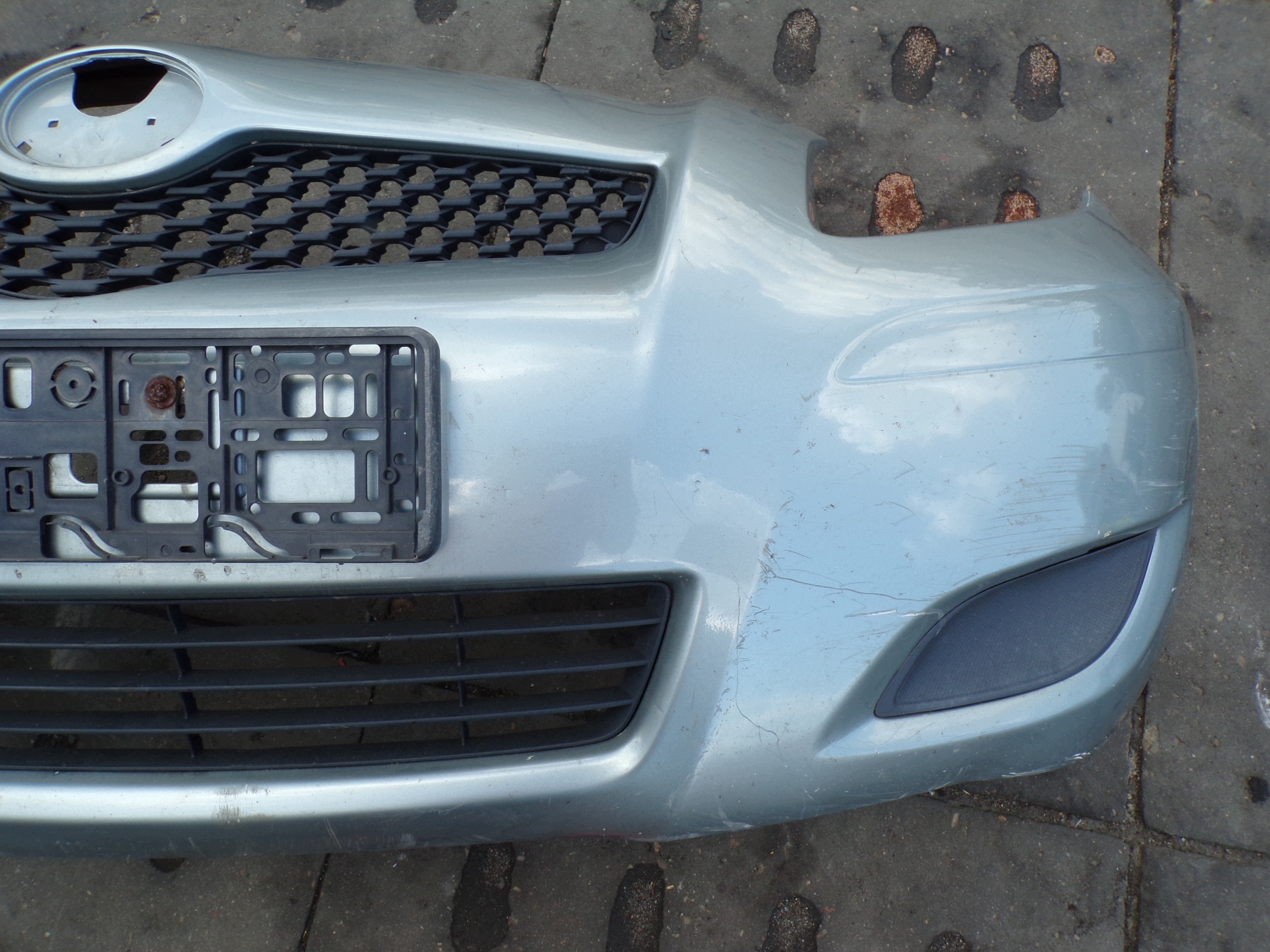 front bumper front TOYOTA YARIS 2 II LIFT colour 1F8