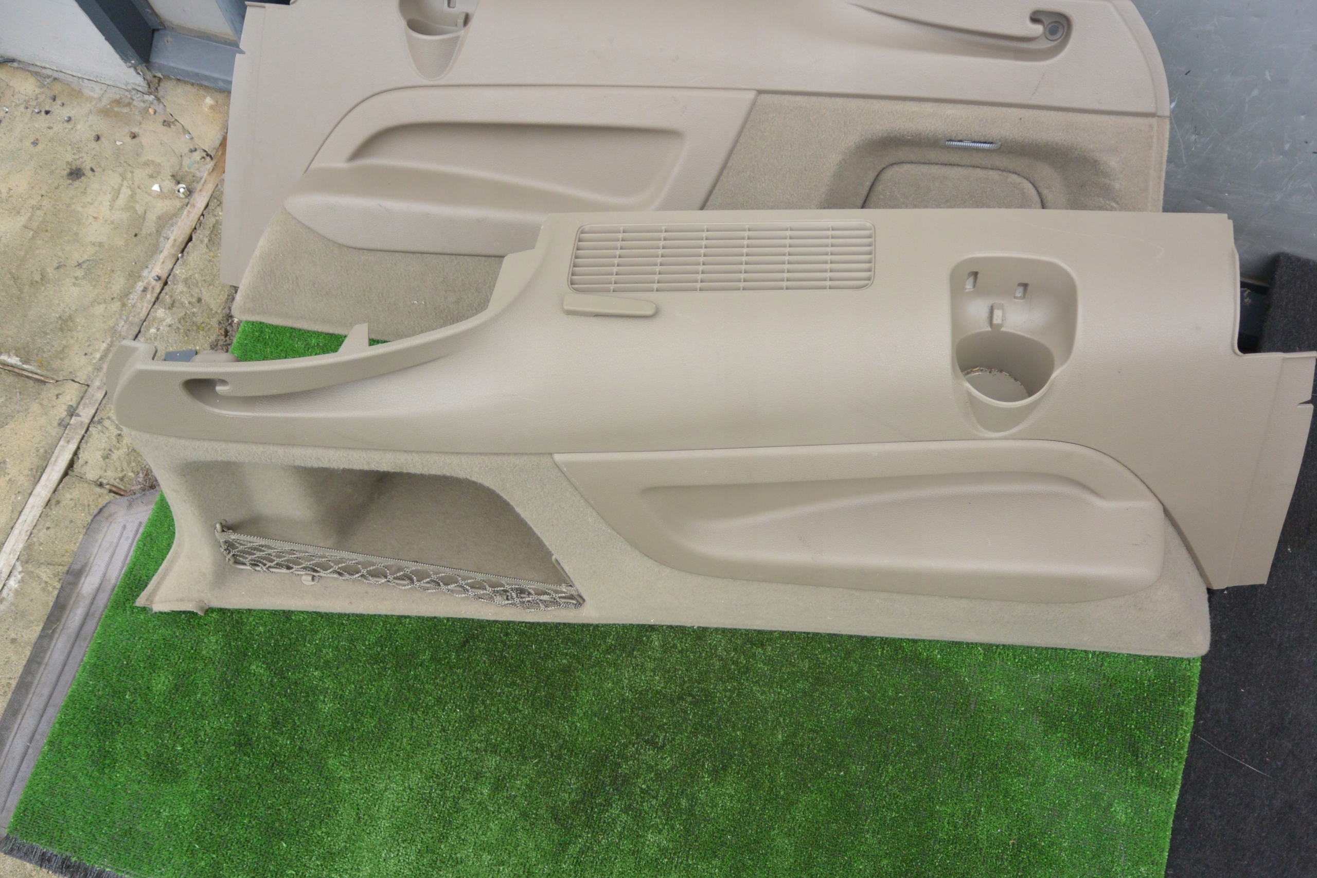 boot upholstery LIFT left right beige AUDI Q7 4L