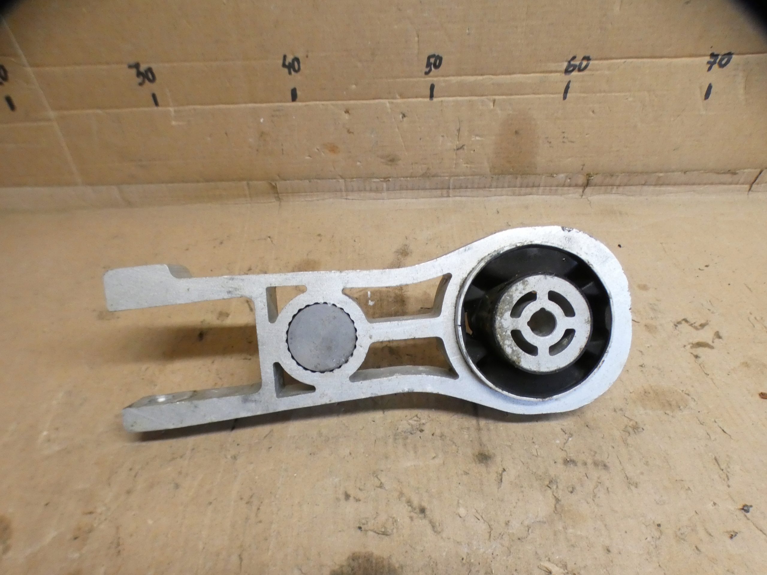 Peugeot RIFTER holder engine mount gearboxes rear part lower 9840717080