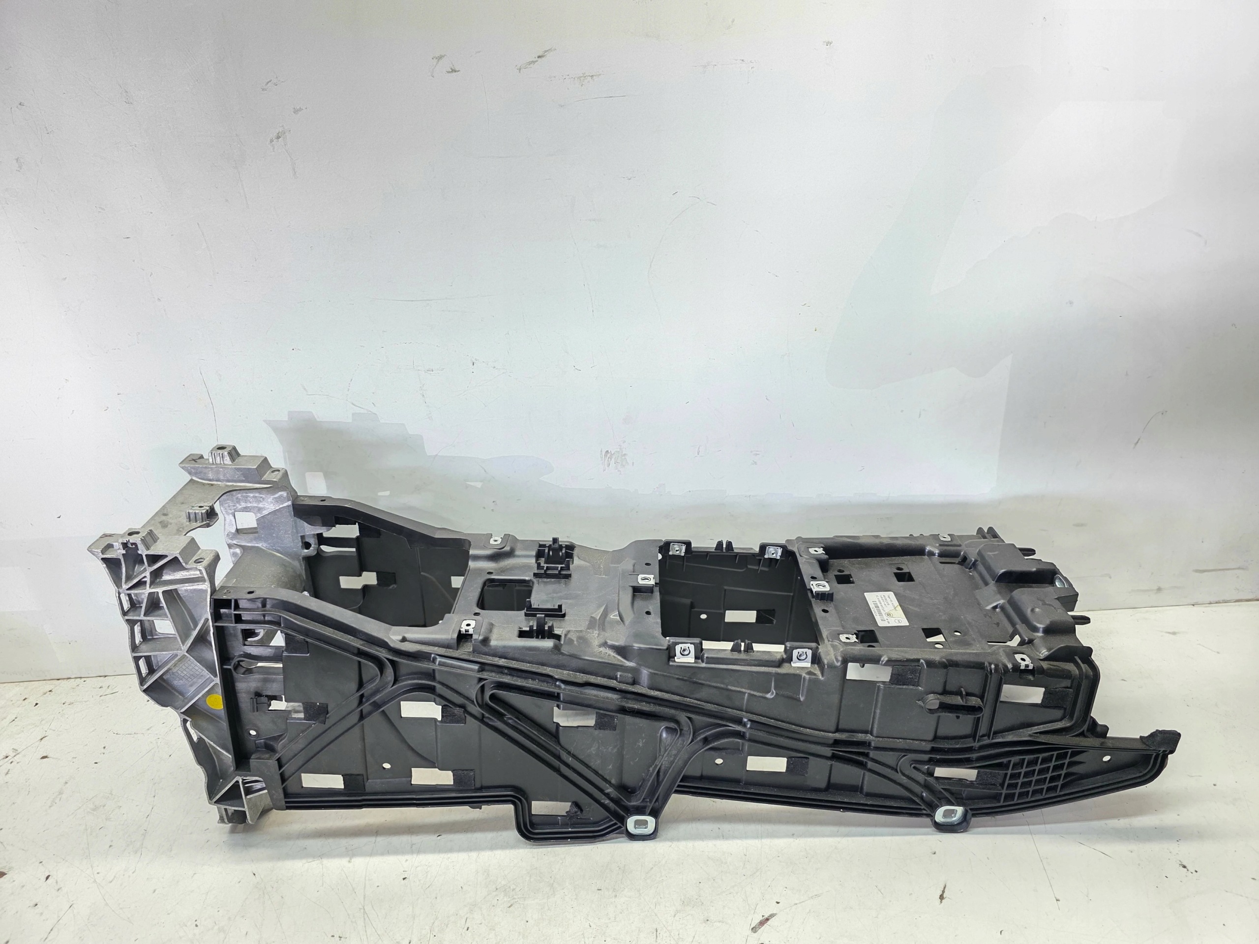 Support Porte TUNELU SRODKOWEGO AUDI Q7 4M 4M0863243B