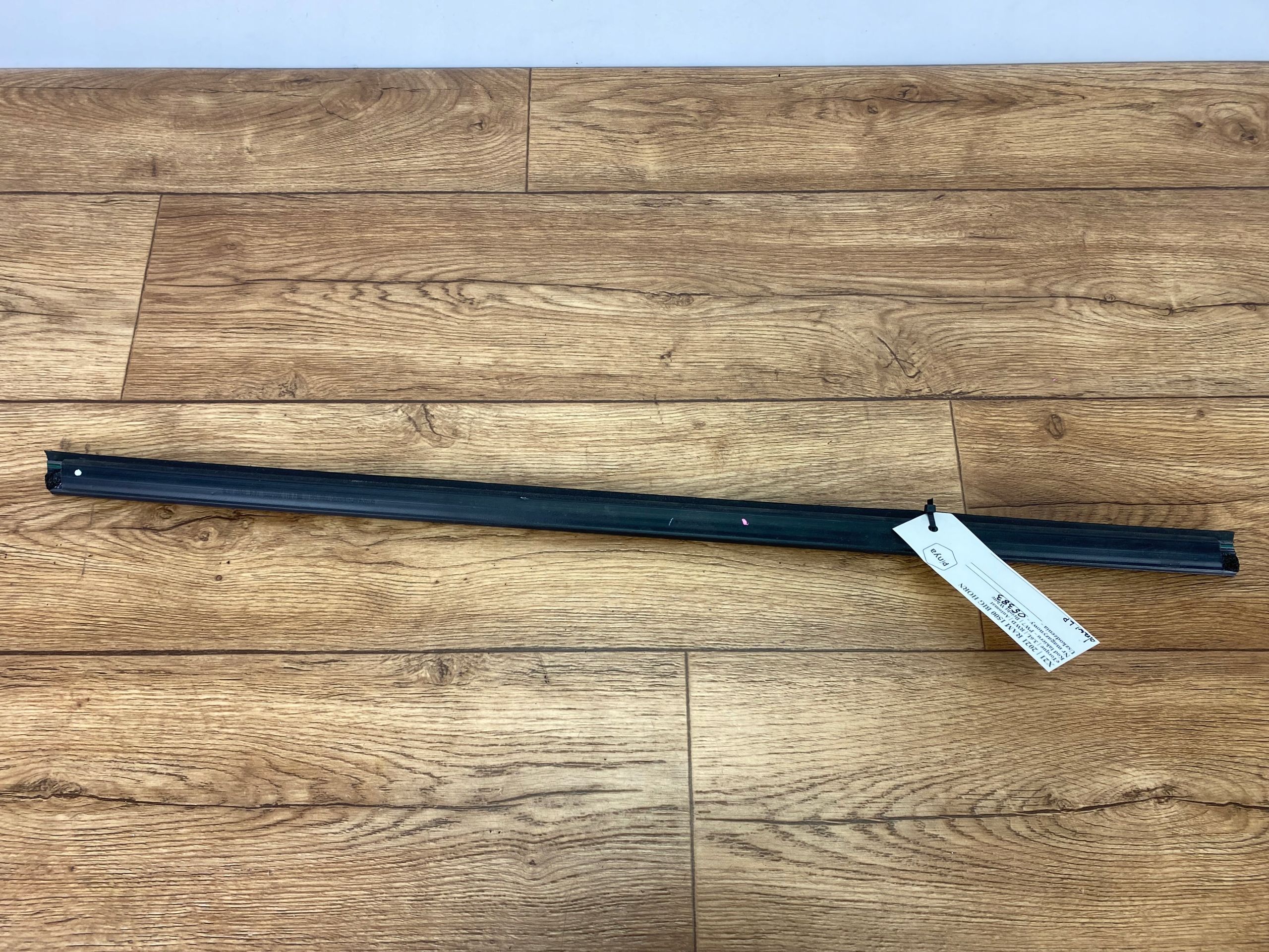 gasket door left front Ram 1500 2019+ USA