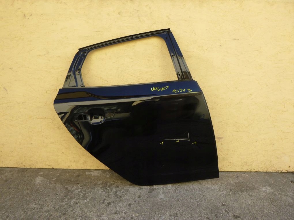 VOLVO S90 16- rear. right rear part