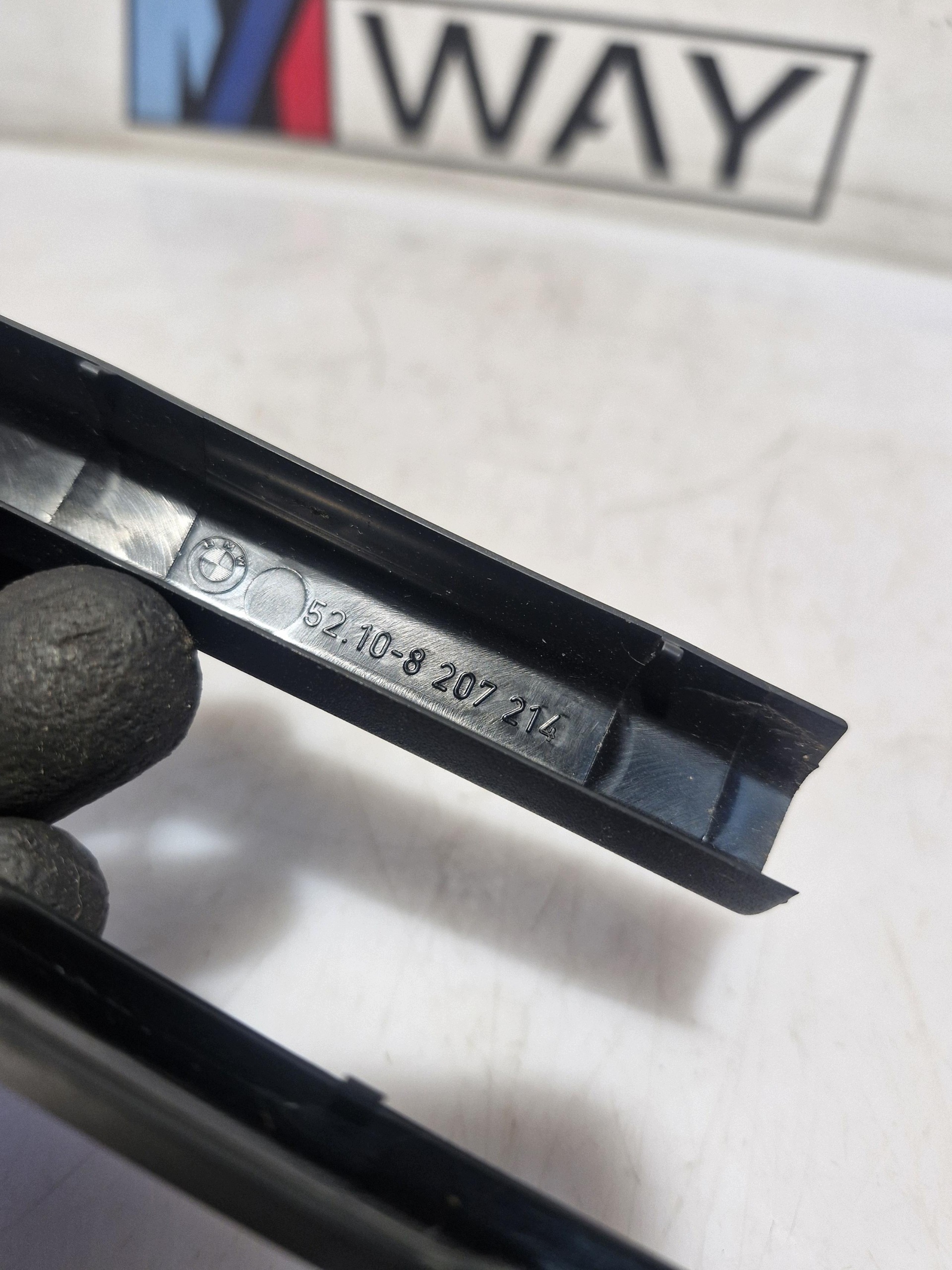 8207214 BMW E39 Blende Abdeckung SZYNY SITZ rechts schwarze
