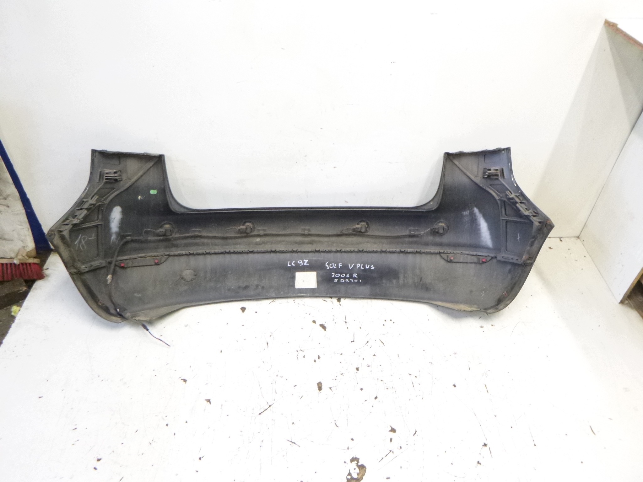 bumper rear VW Golf V plus 2005-2009 LC9Z PDC black