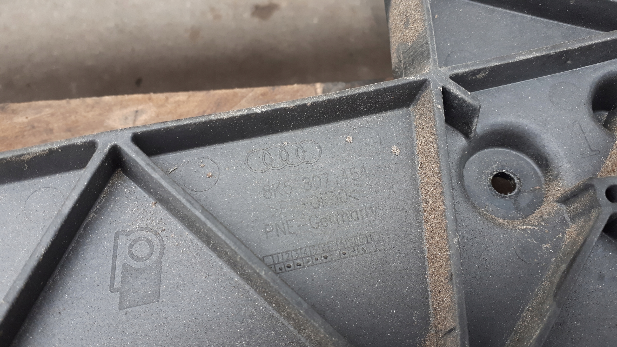 S4 B8 A4 bumper bracket right left rear part rear sedan
