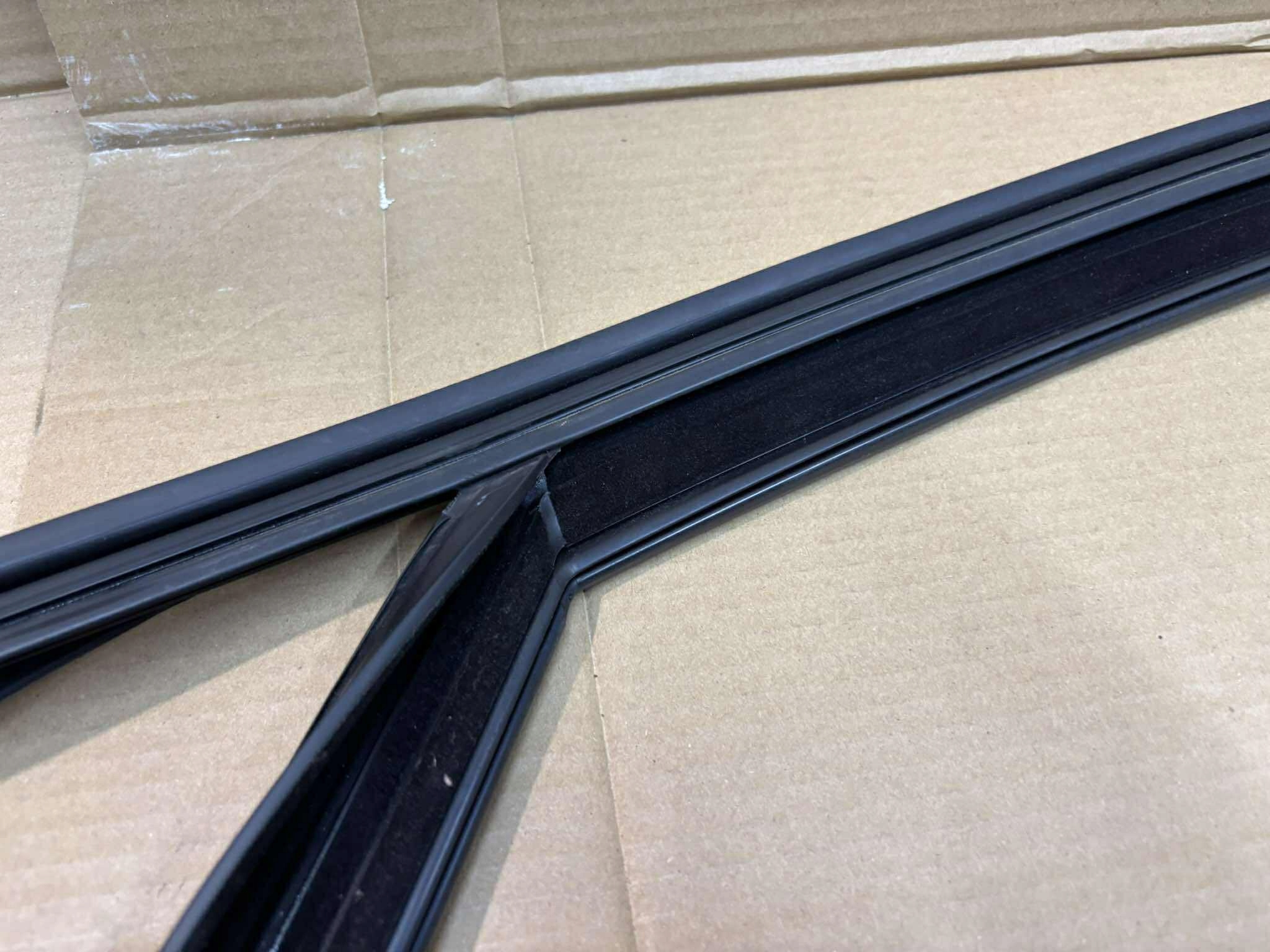 gasket door left front MERCEDES W205 A2057254500