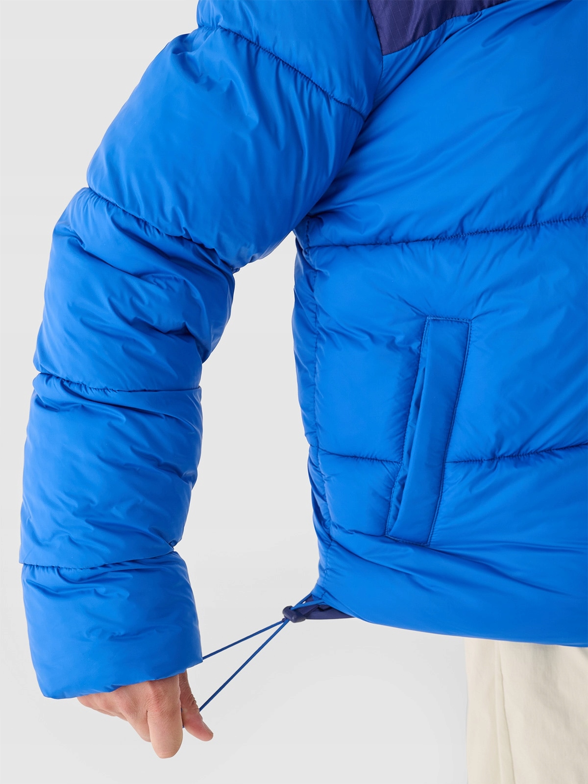 Pánská péřová bunda 4F s kapucí 4F WAW24TDJAM485-36S velikost M