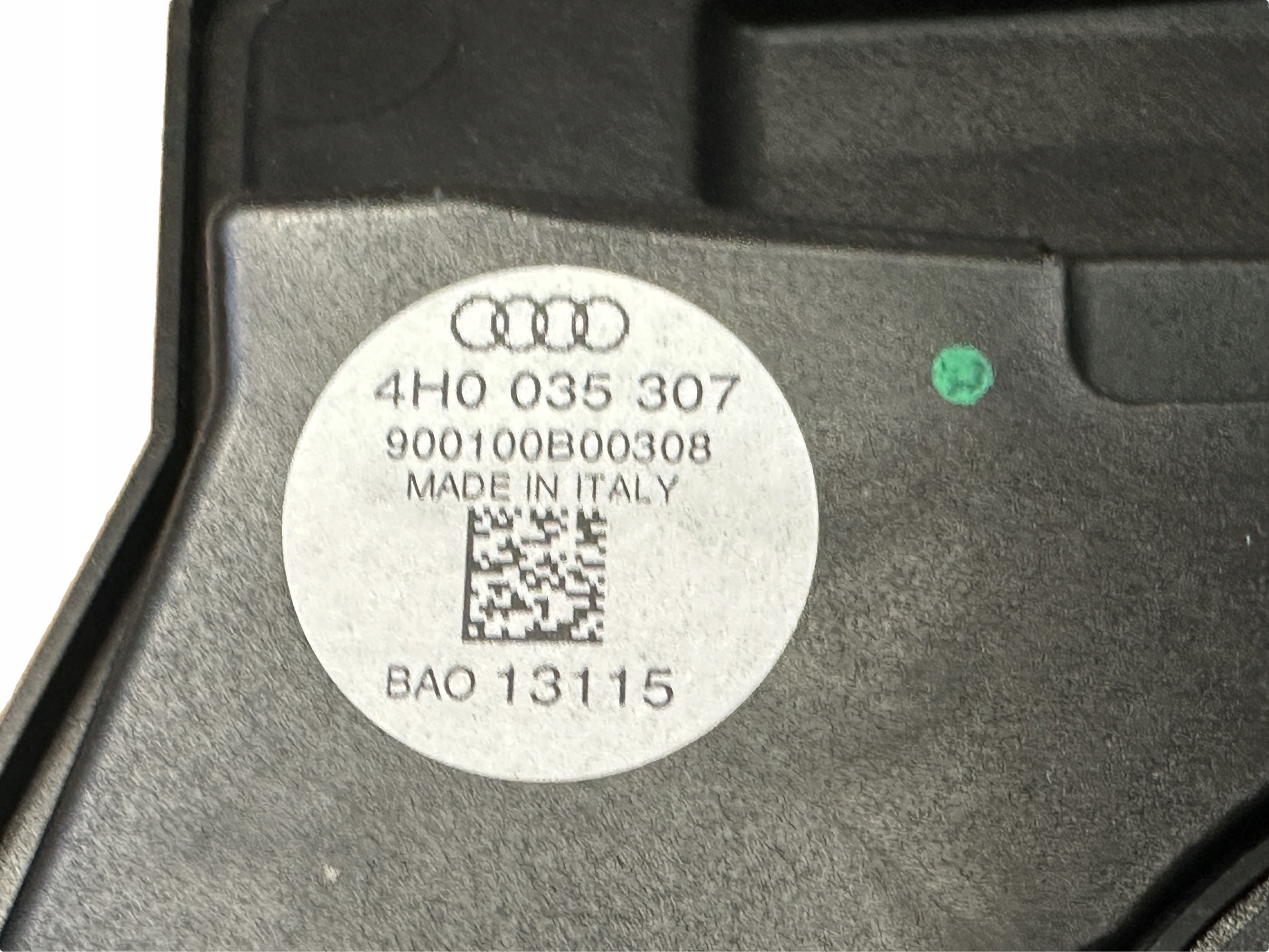 AUDI A8 4H D4 speaker left bang OLUFSEN 4H0035307