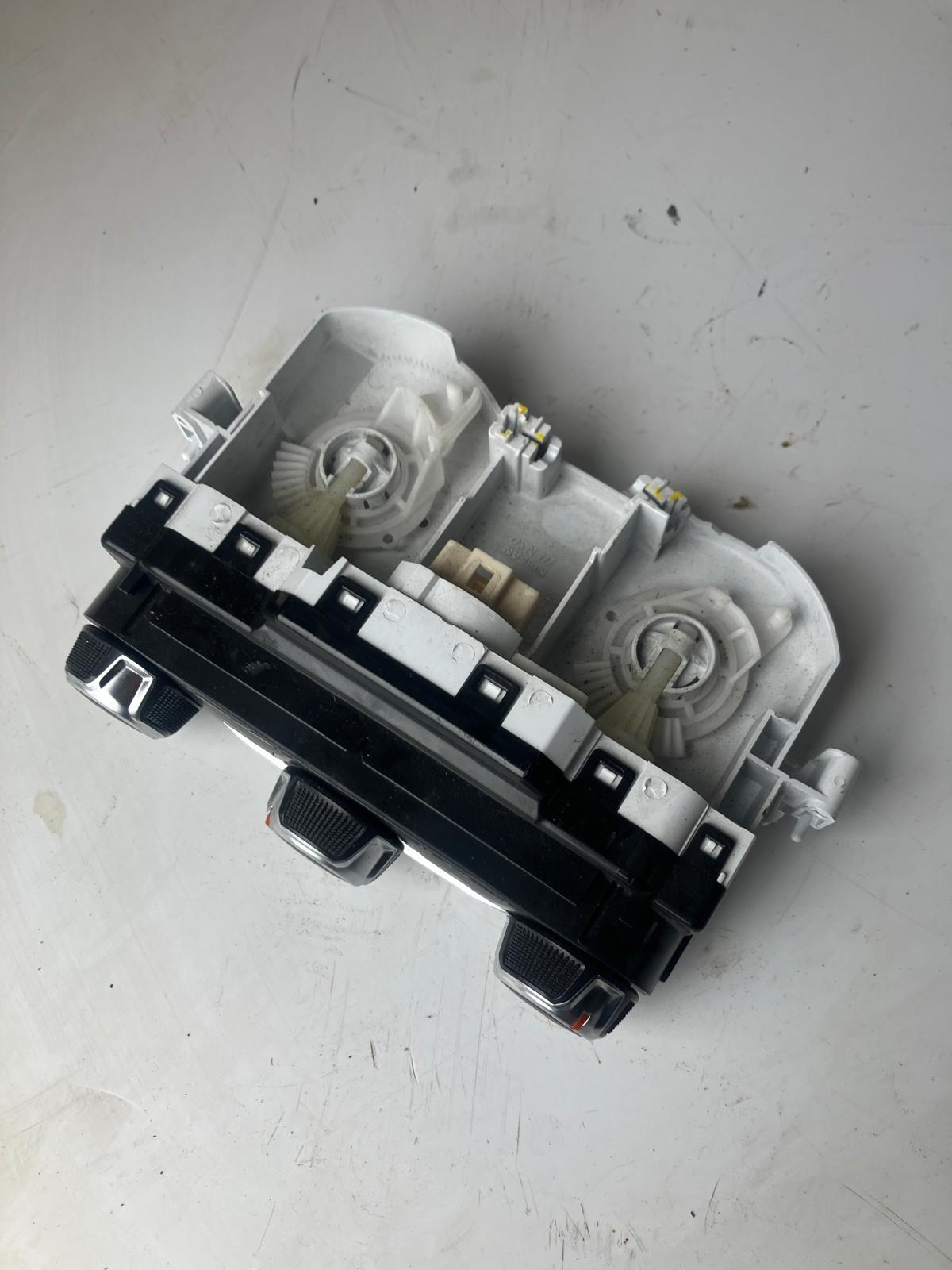 Unite commande clima NISSAN MICRA K14 275105FA3A