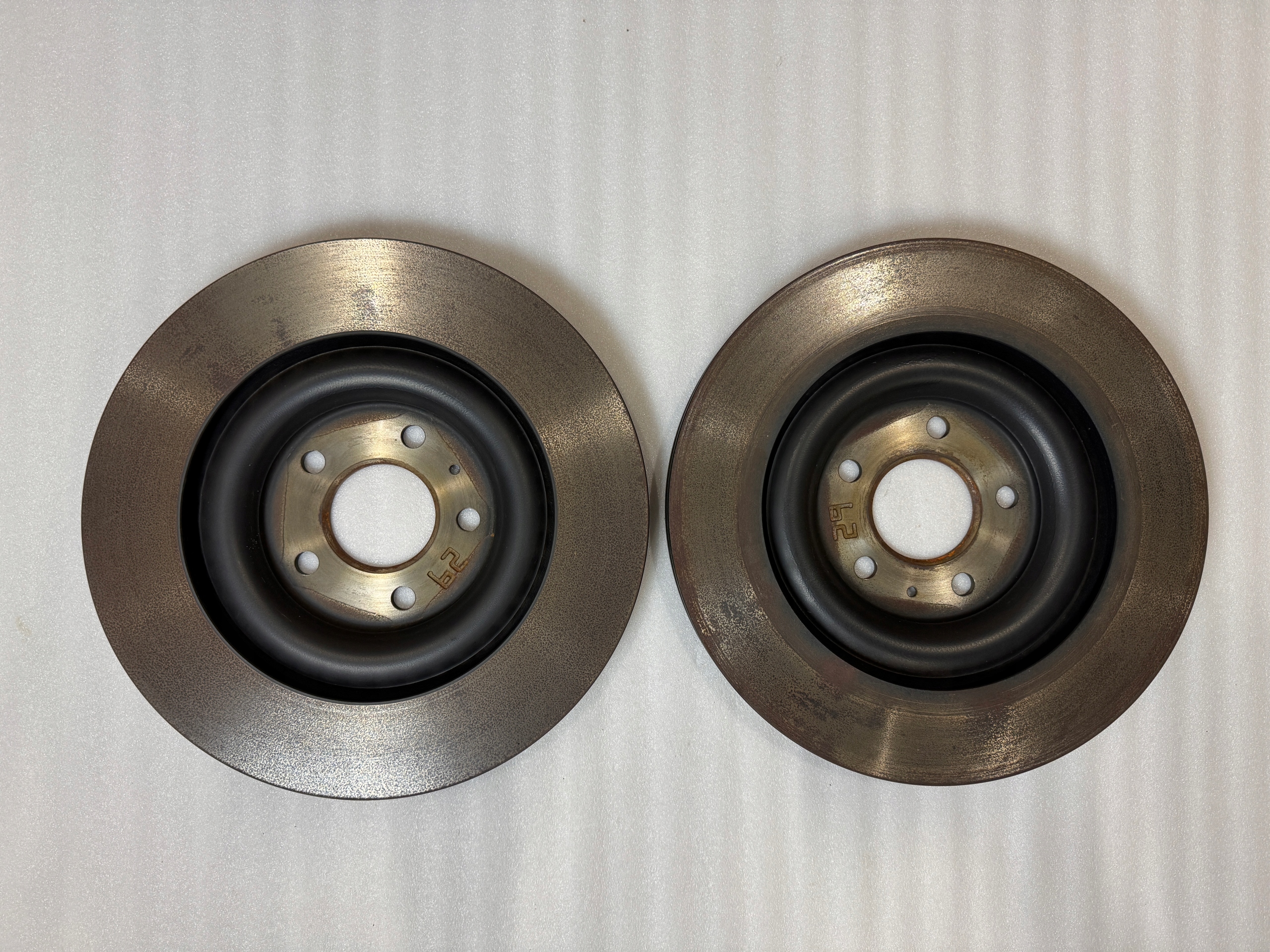 AUDI Q7 Q8 E TRON discs brake plates caliper running board rear part OE 4M0615601P