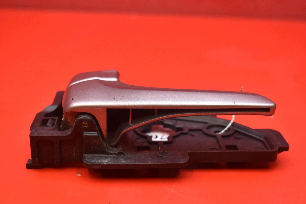 handle inner left front grey 82613-2S000 HYUNDAI IX35 1 and 09-13