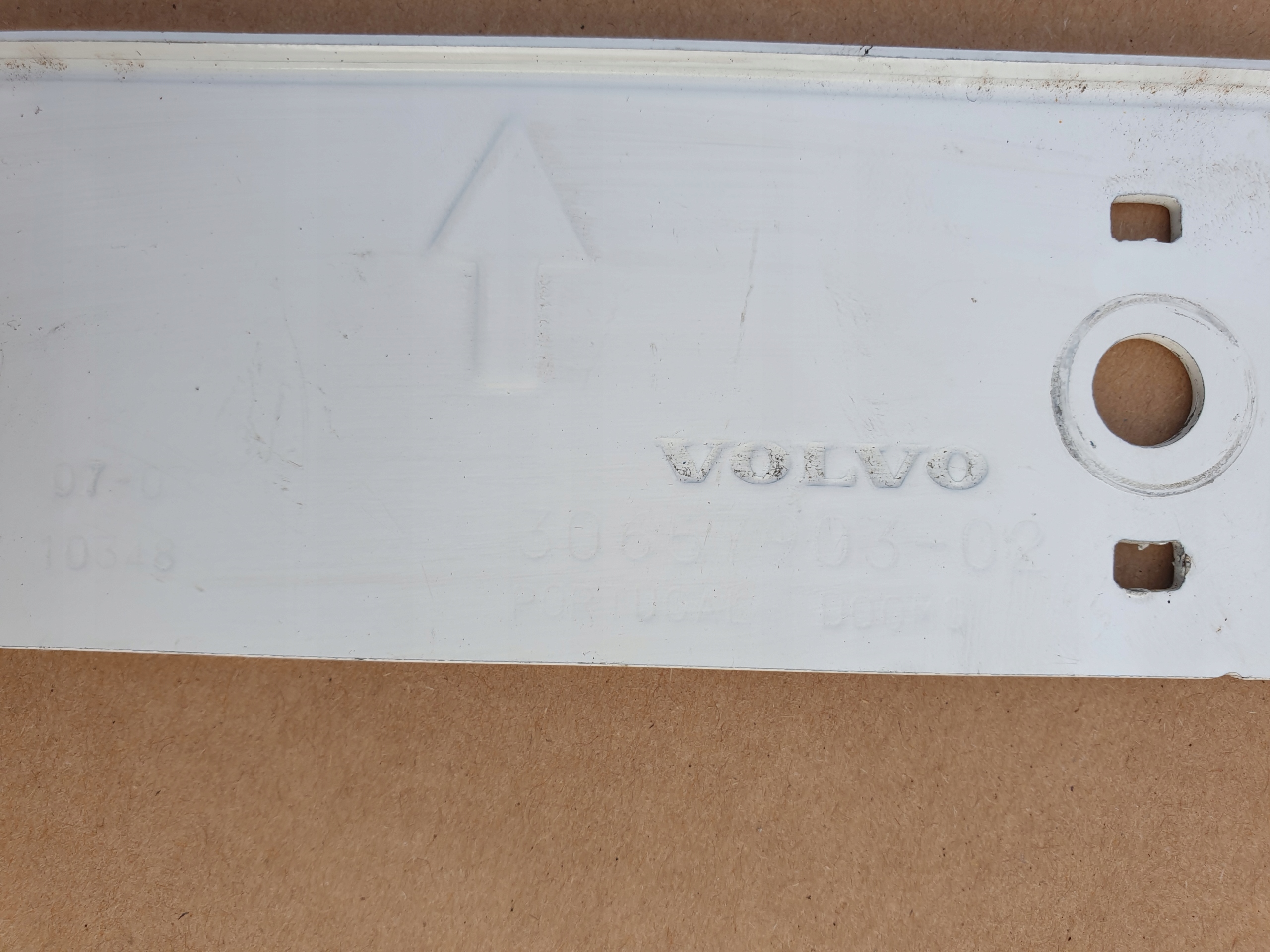 bracket console gearboxes of fuses VOLVO V50 OE