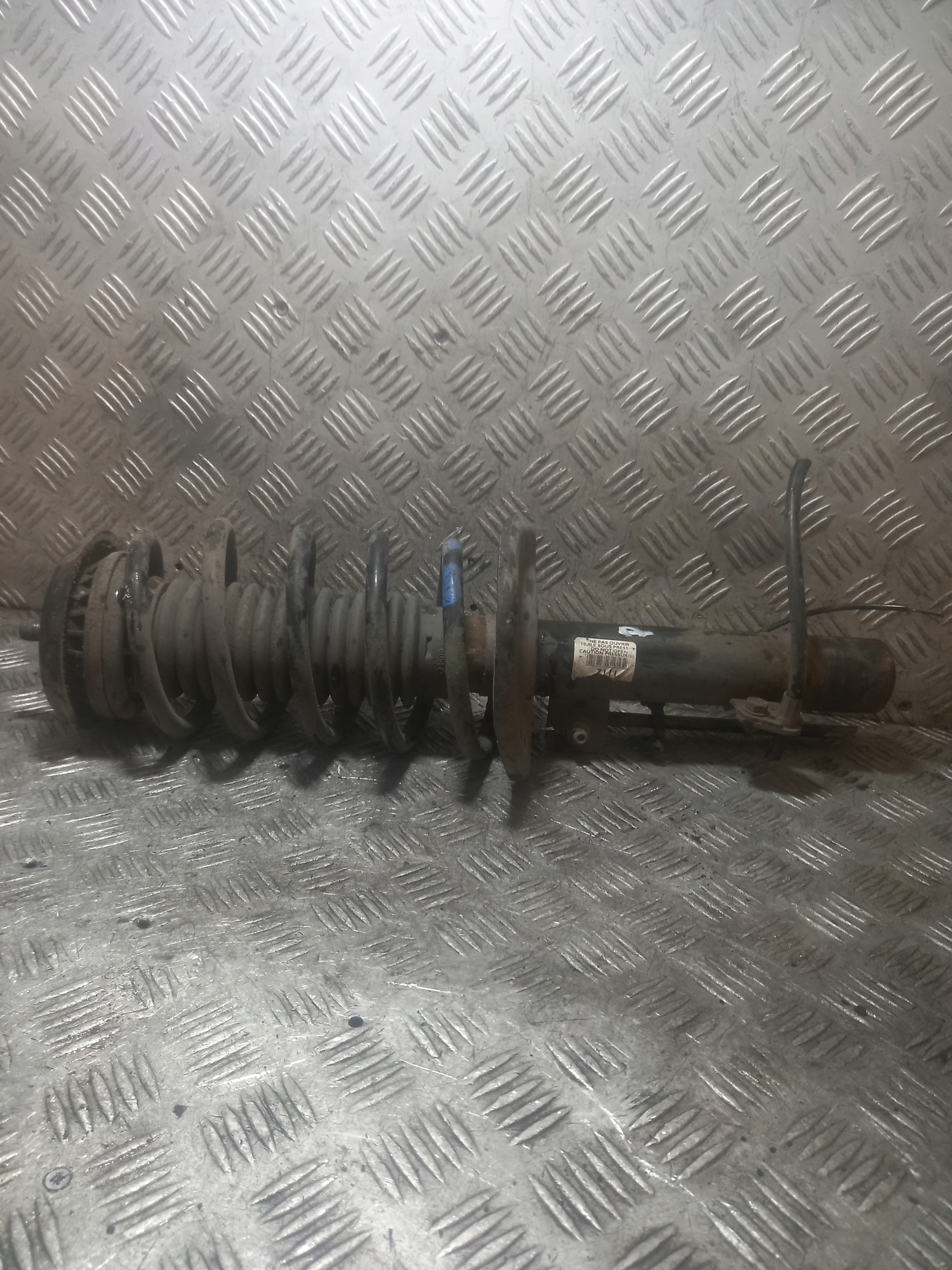 MCPERSON right front front PEUGEOT 207