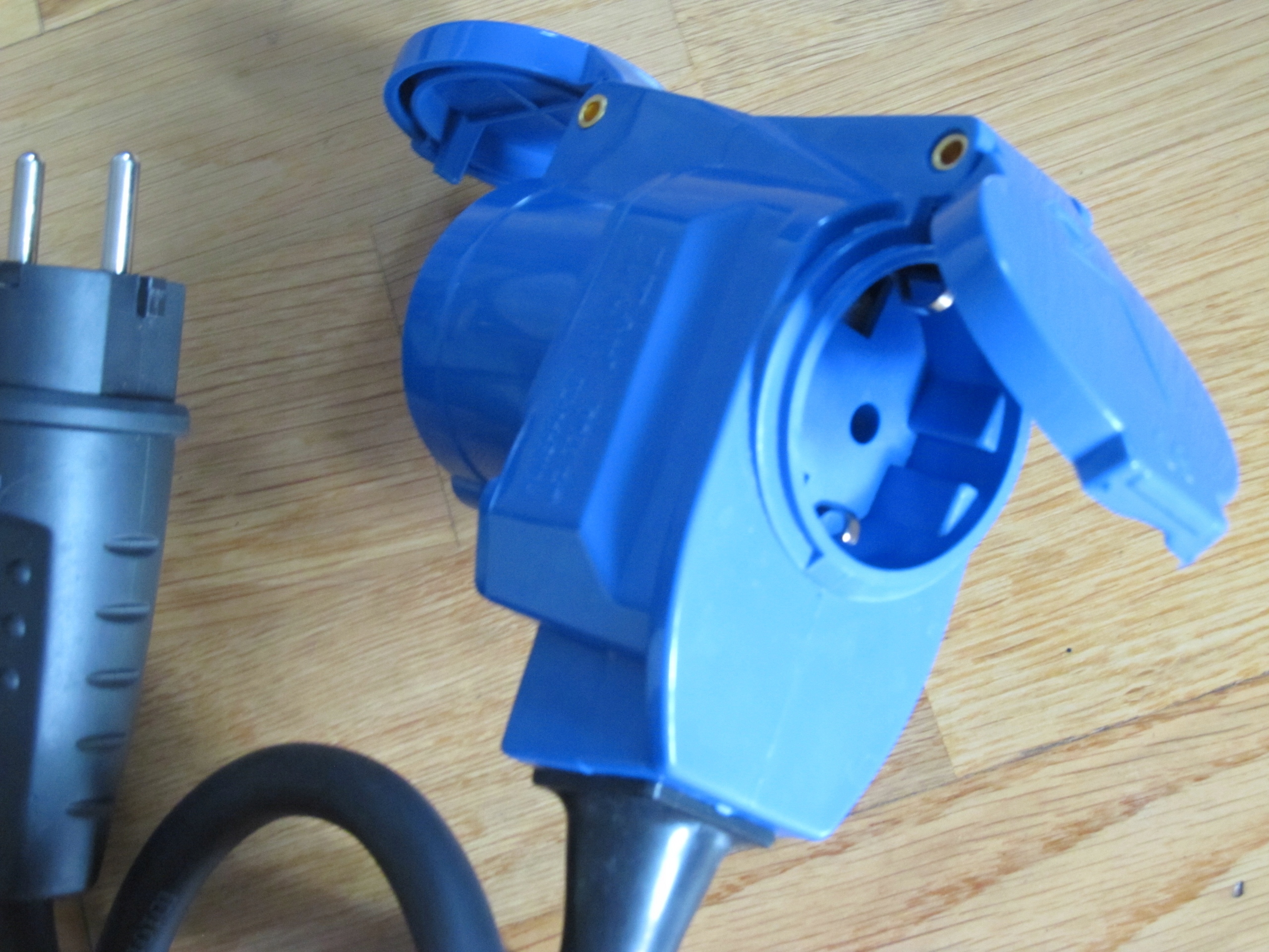 82030 - Кемпинг удлинитель, угловой разъем 50m, motorhome