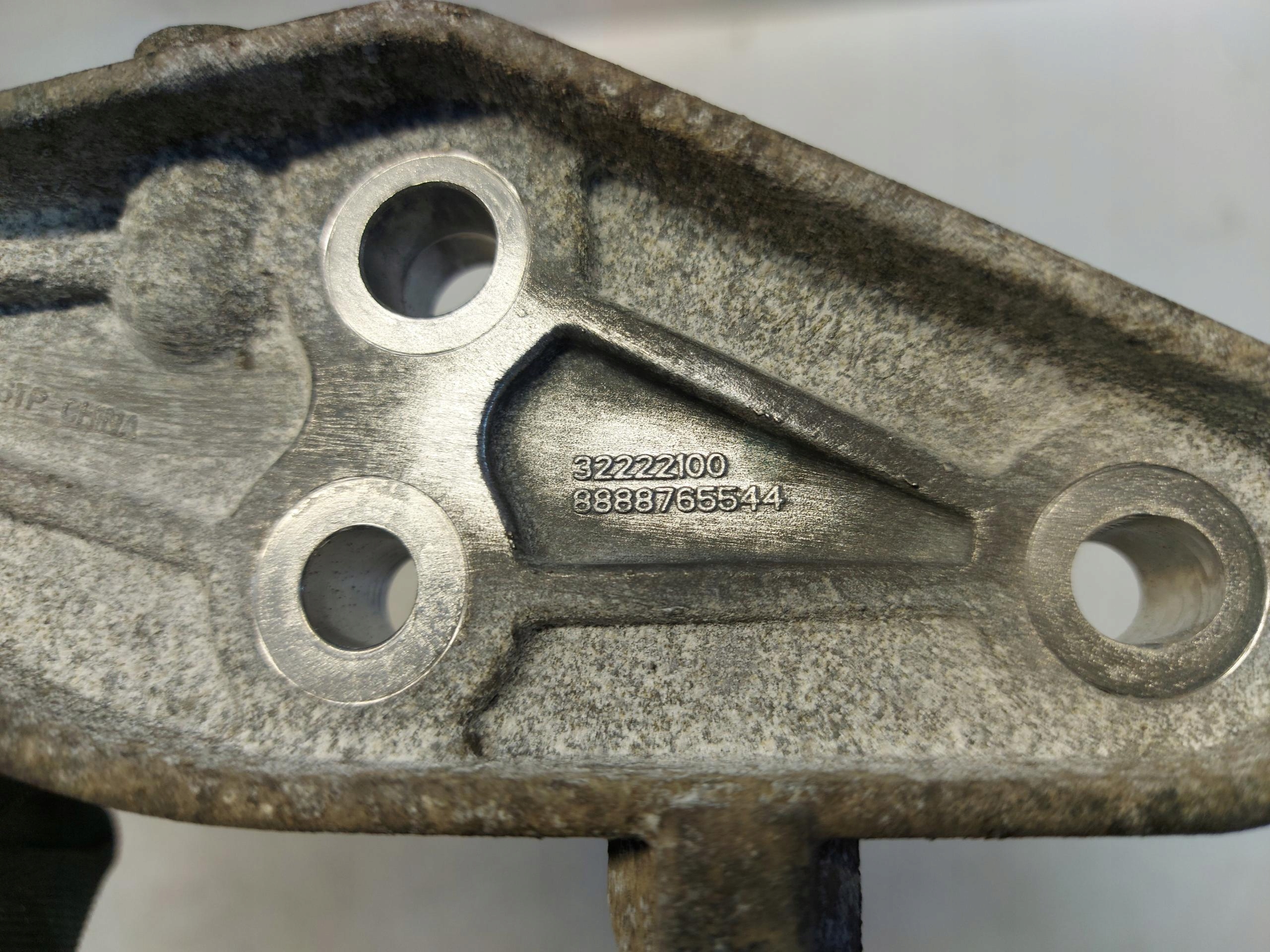 VOLVO XC40 holder engine mount rear part 2.0d 32222100