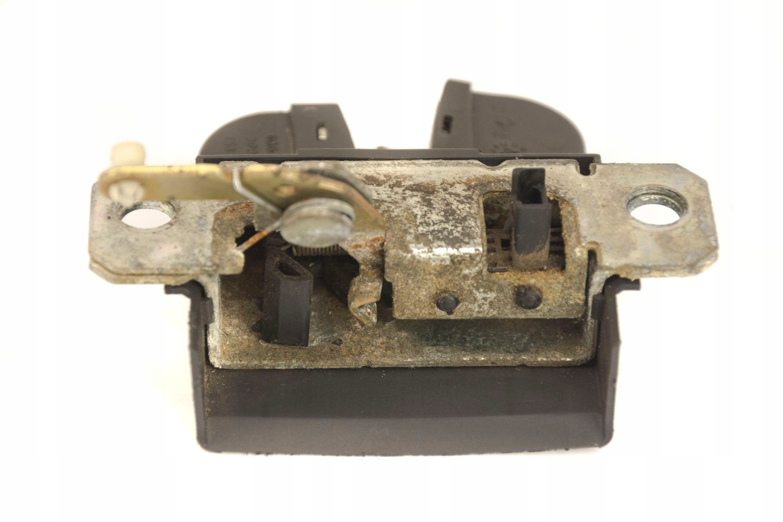 VW POLO IV 9N ZAMEK KLAPY BAGAŻNIKA 6Q6827505B Producent części Volkswagen OE