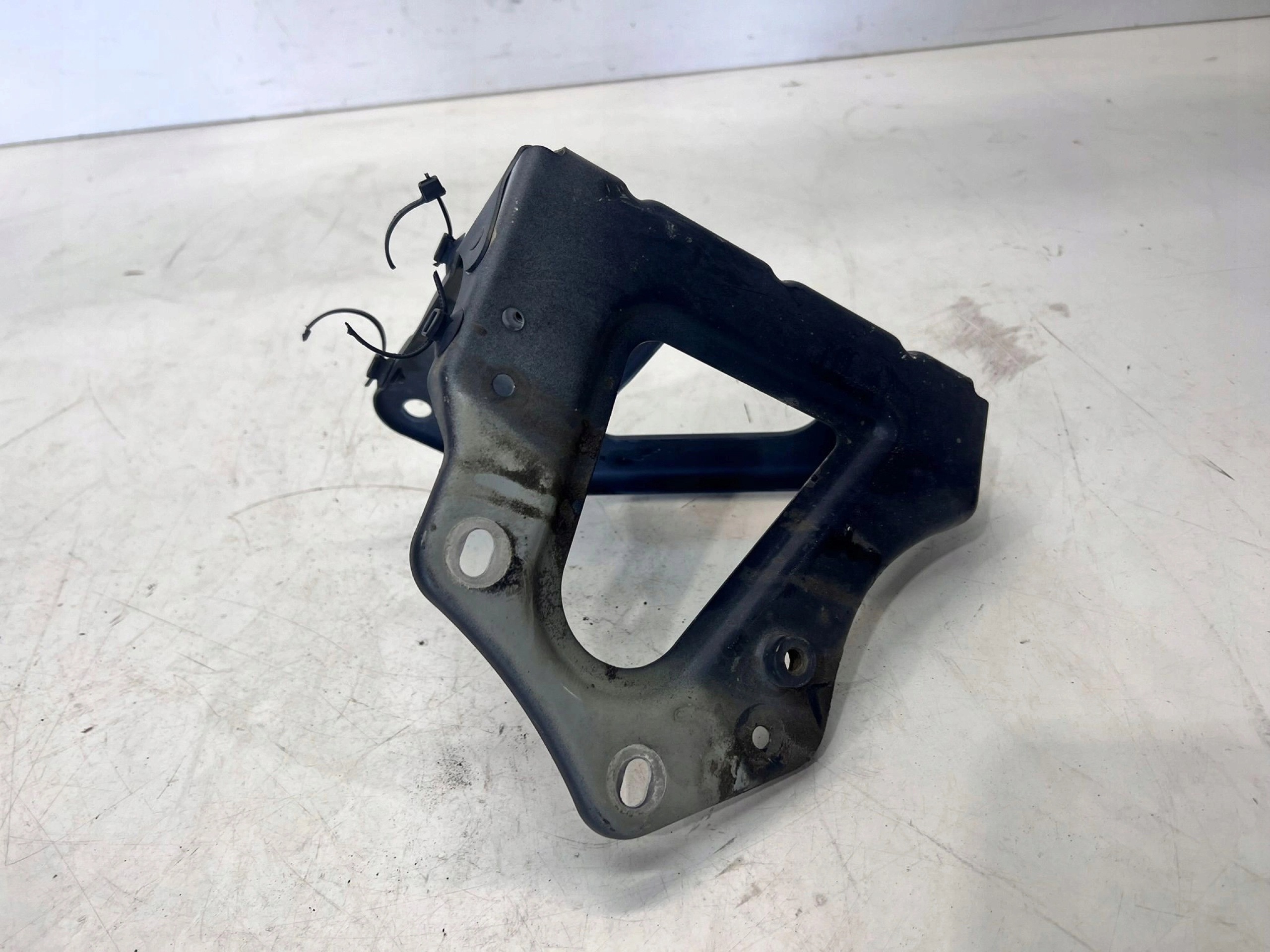 Console MOCOAWNIE Aile Droite Avant AUDI A6 C6 4F0821136A