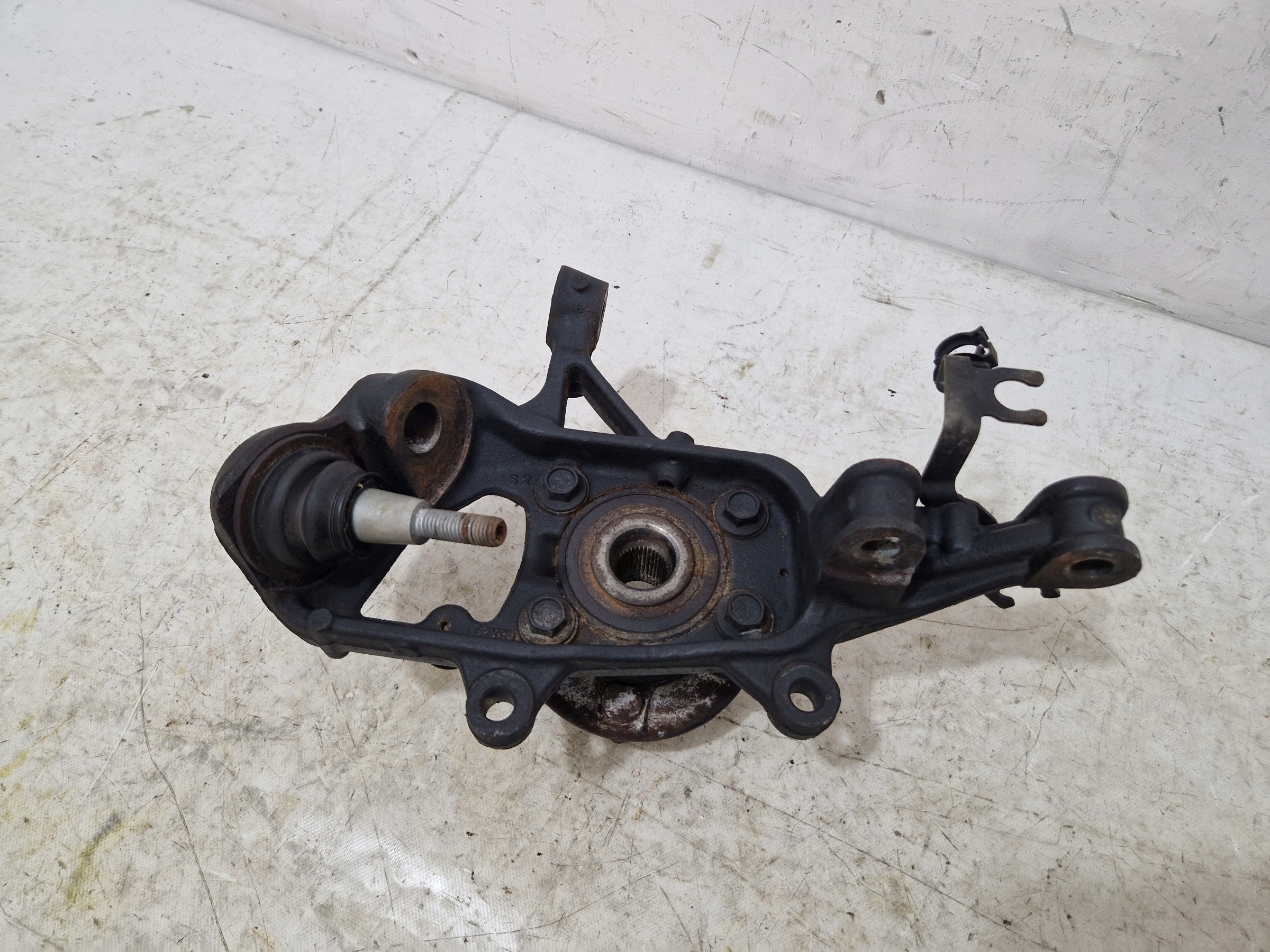 FORD EXPLORER VI MK6 2020- 2.3 otoč čepu pravá předek LB5-C3K170-BC