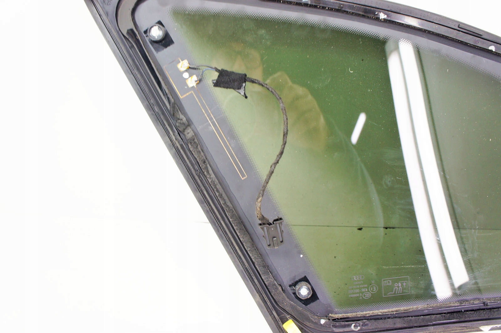 MN398 Audi A4 B9 Szyba Prawy Tył Avant 15R Producent części Audi OE