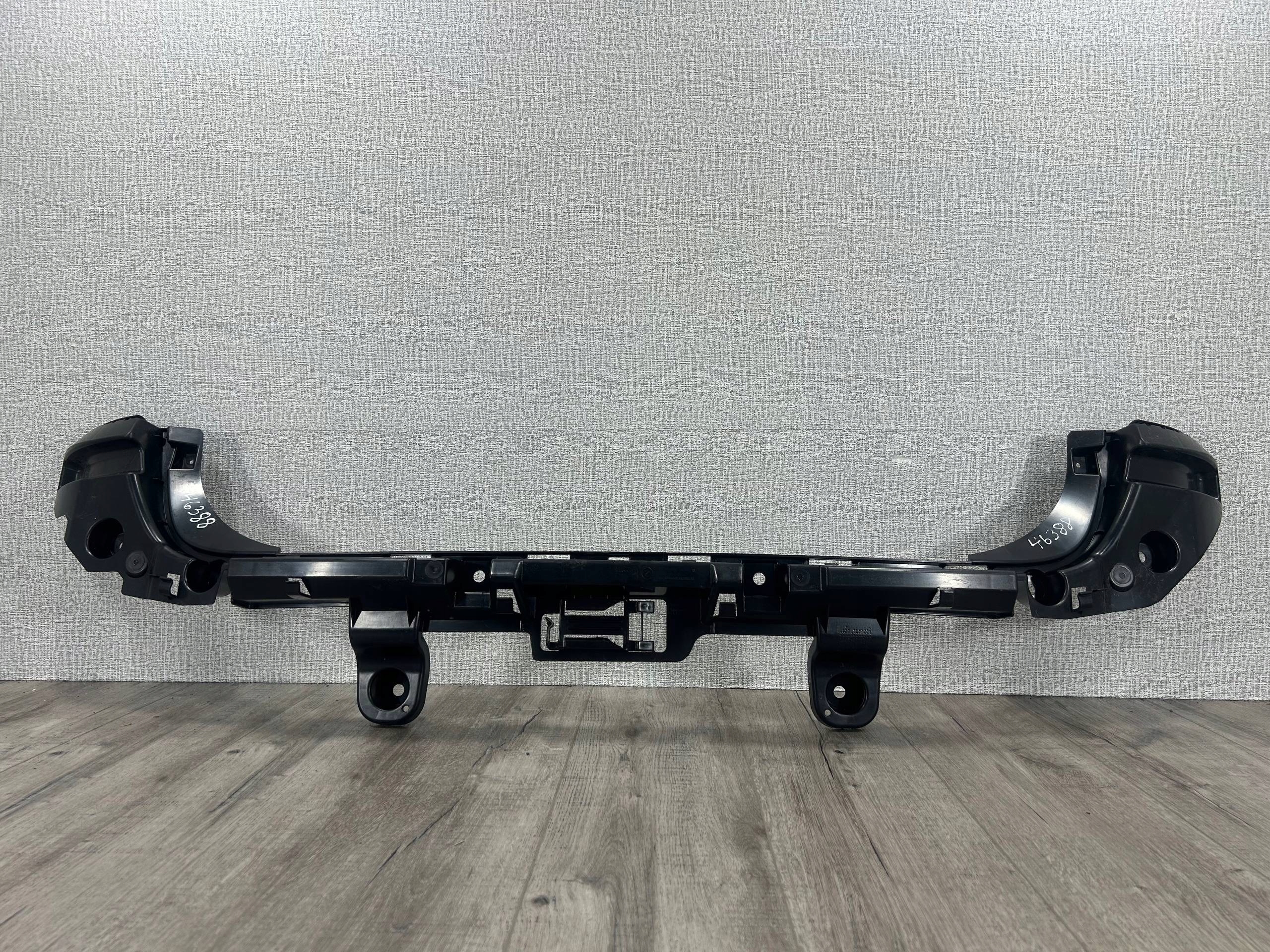 BMW X1 E84 Support montage pare-chocs Arrière Moyenne 4884482