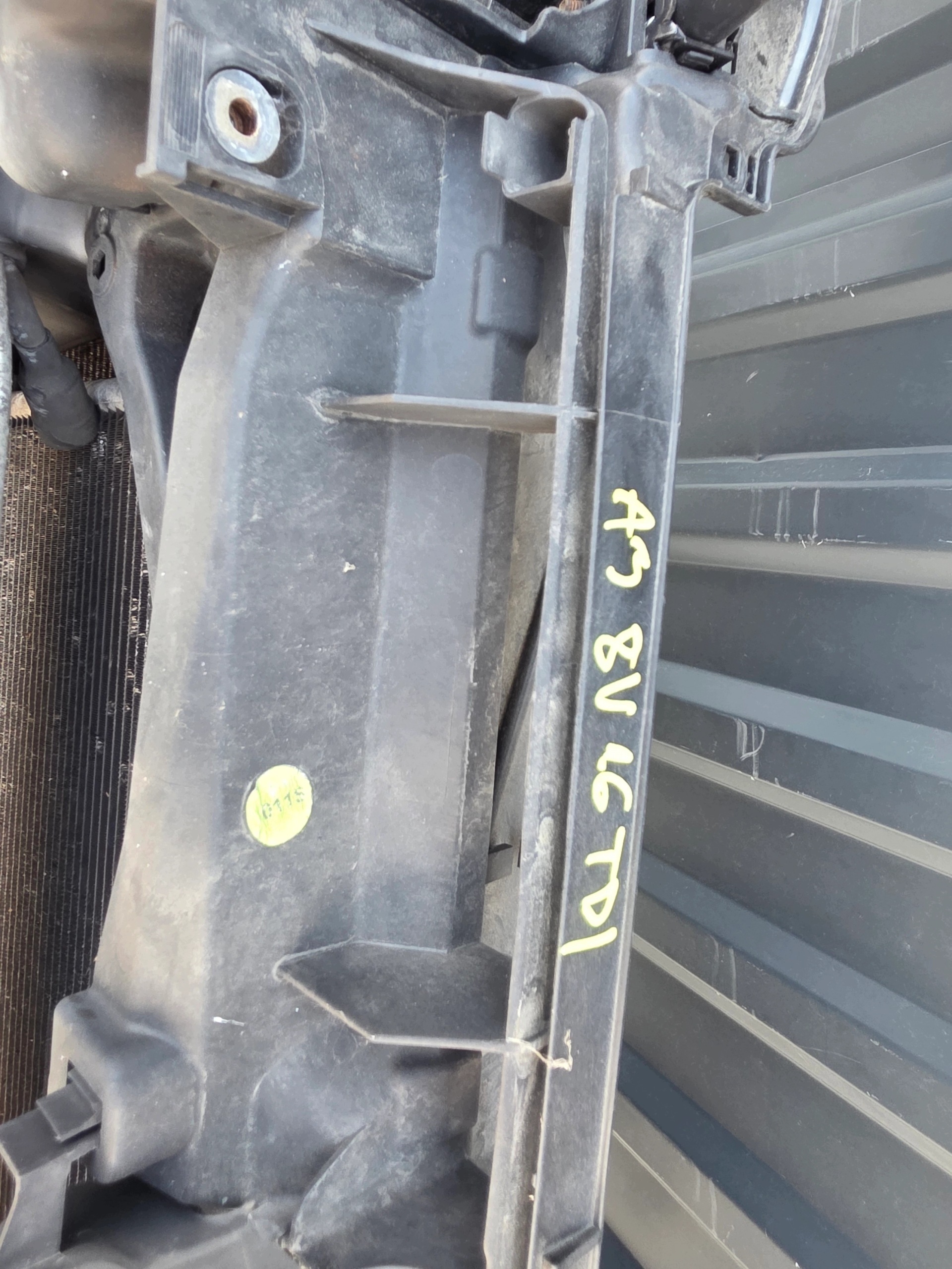 support panel for radiators complete AUDI A3 8V 1.6 TDI original !!!