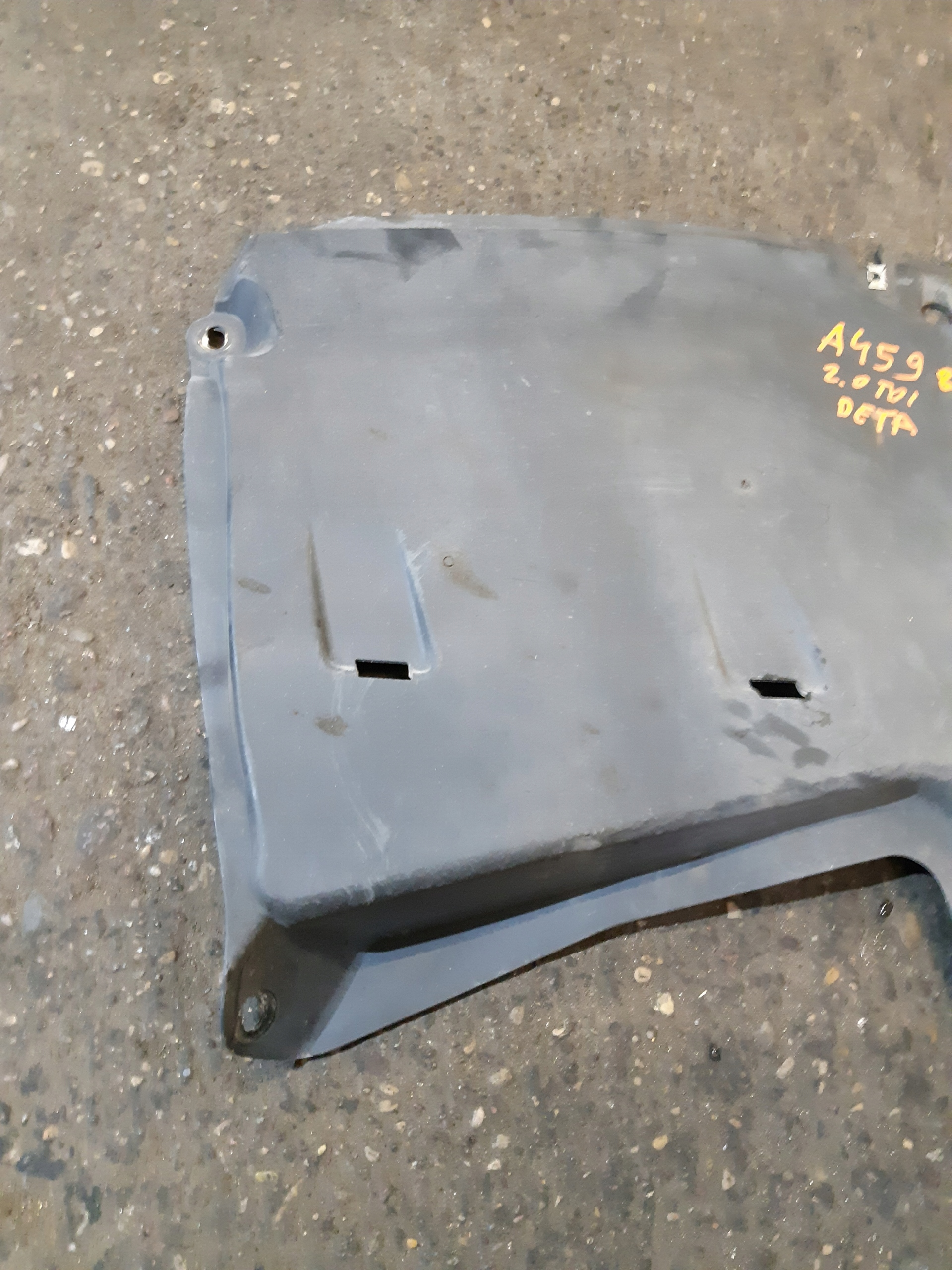 AUDI A4 B9 Blende Abdeckung abdeckung Unterfahrschutz links 8W0825219A