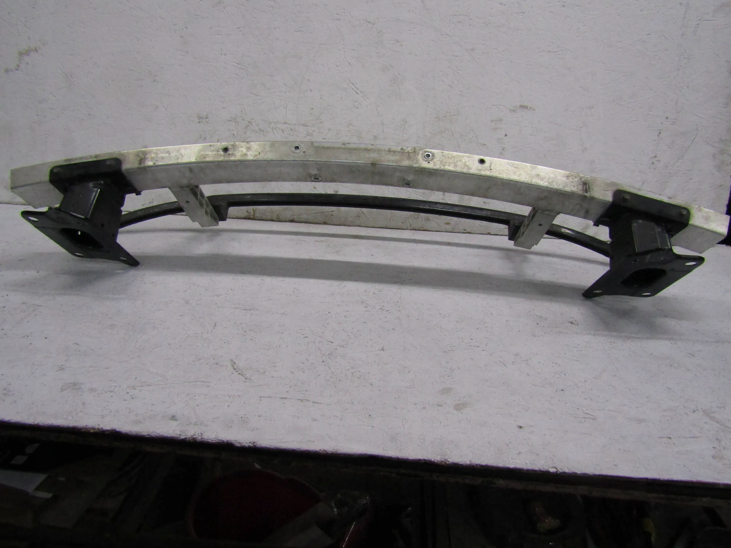 EMM3330 - Kia Niro бампер передній