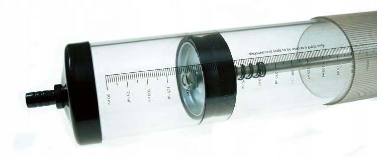 WYSYSARKA ODSYSARKA 0,5 L POMPKA OLEJU PŁYNU 550 ML STRZYKAWKA Marka Beast