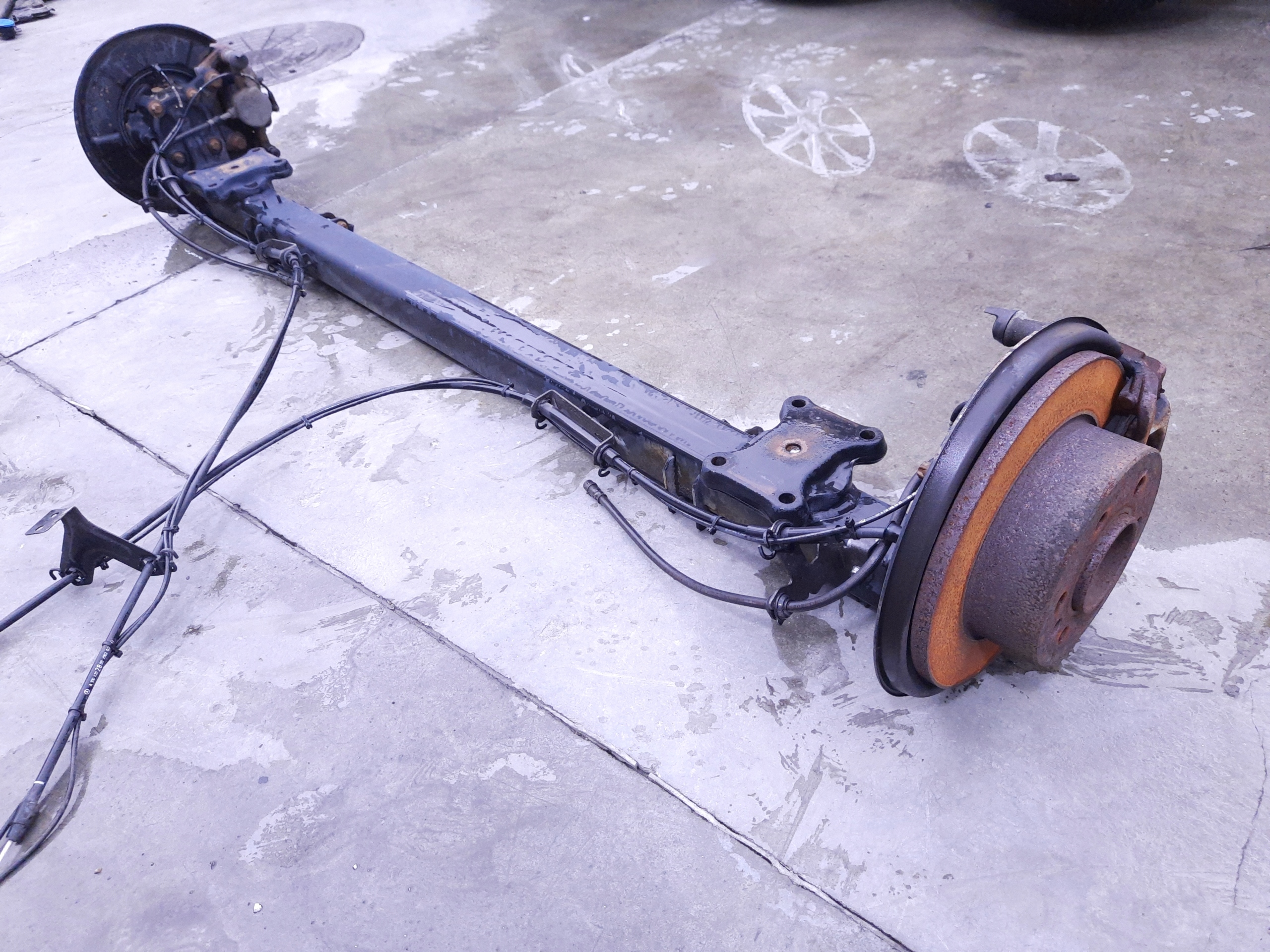 MERCEDES 910 BELKA OŚ TYŁ ZAWIESZENIE Jakość części (zgodnie z GVO) O - oryginał z logo producenta pojazdu (OE)