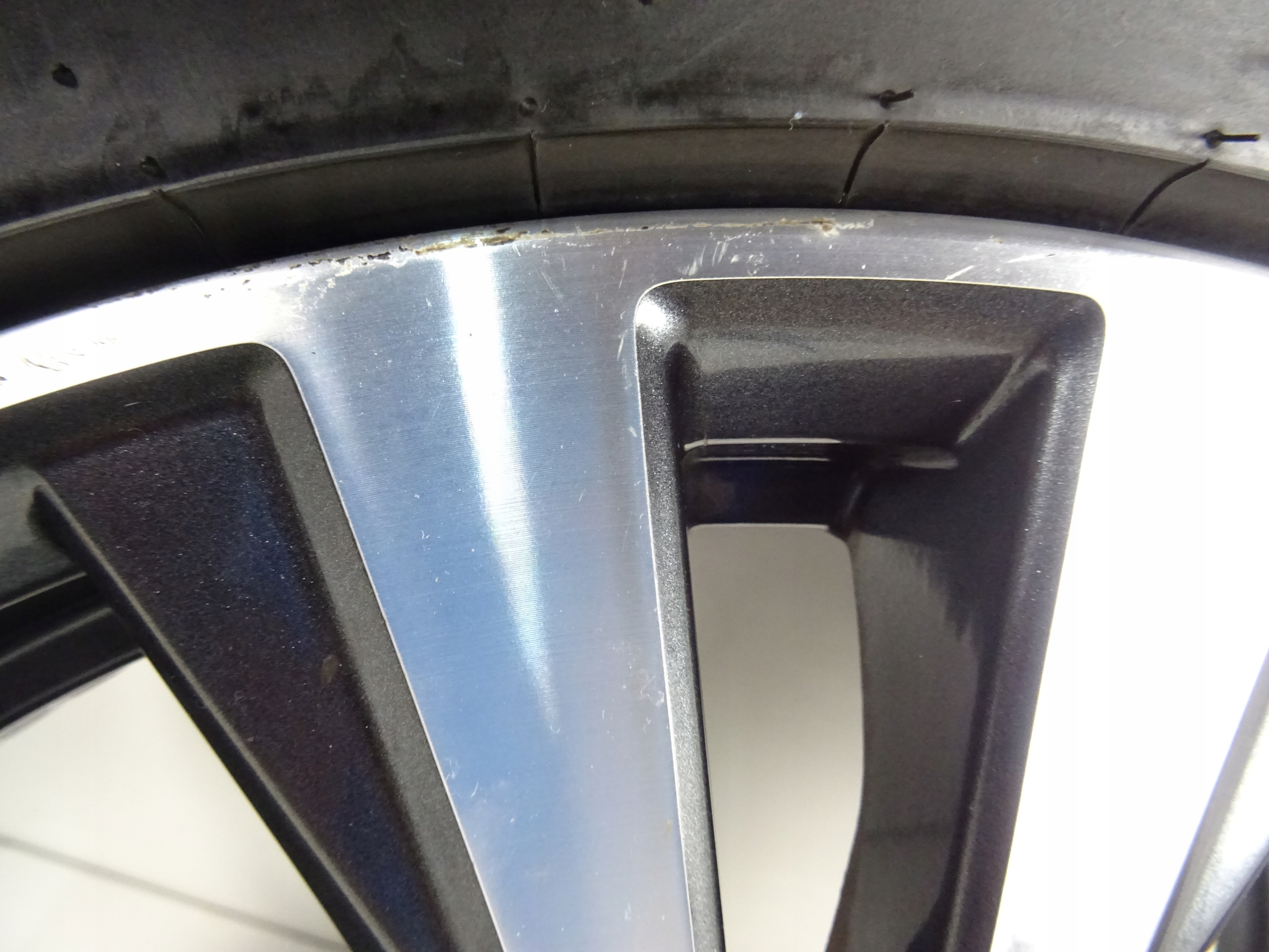 QASHQAI II J11 LIFT ALUFELGI KOŁA 215/55/R18 Szerokość opony 215 mm