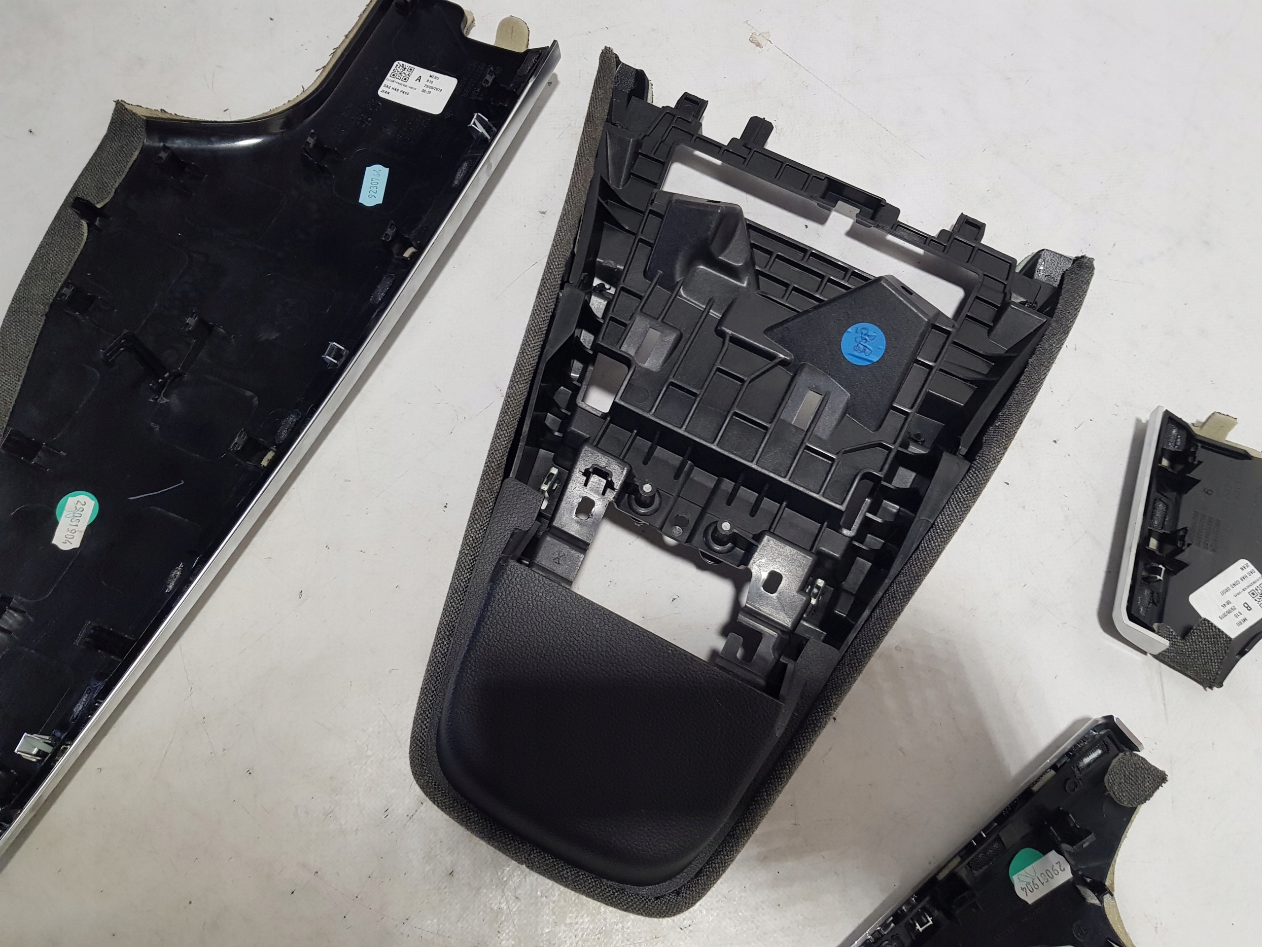 рамка средняя консоль декор кронштейн передач renault ZOE II