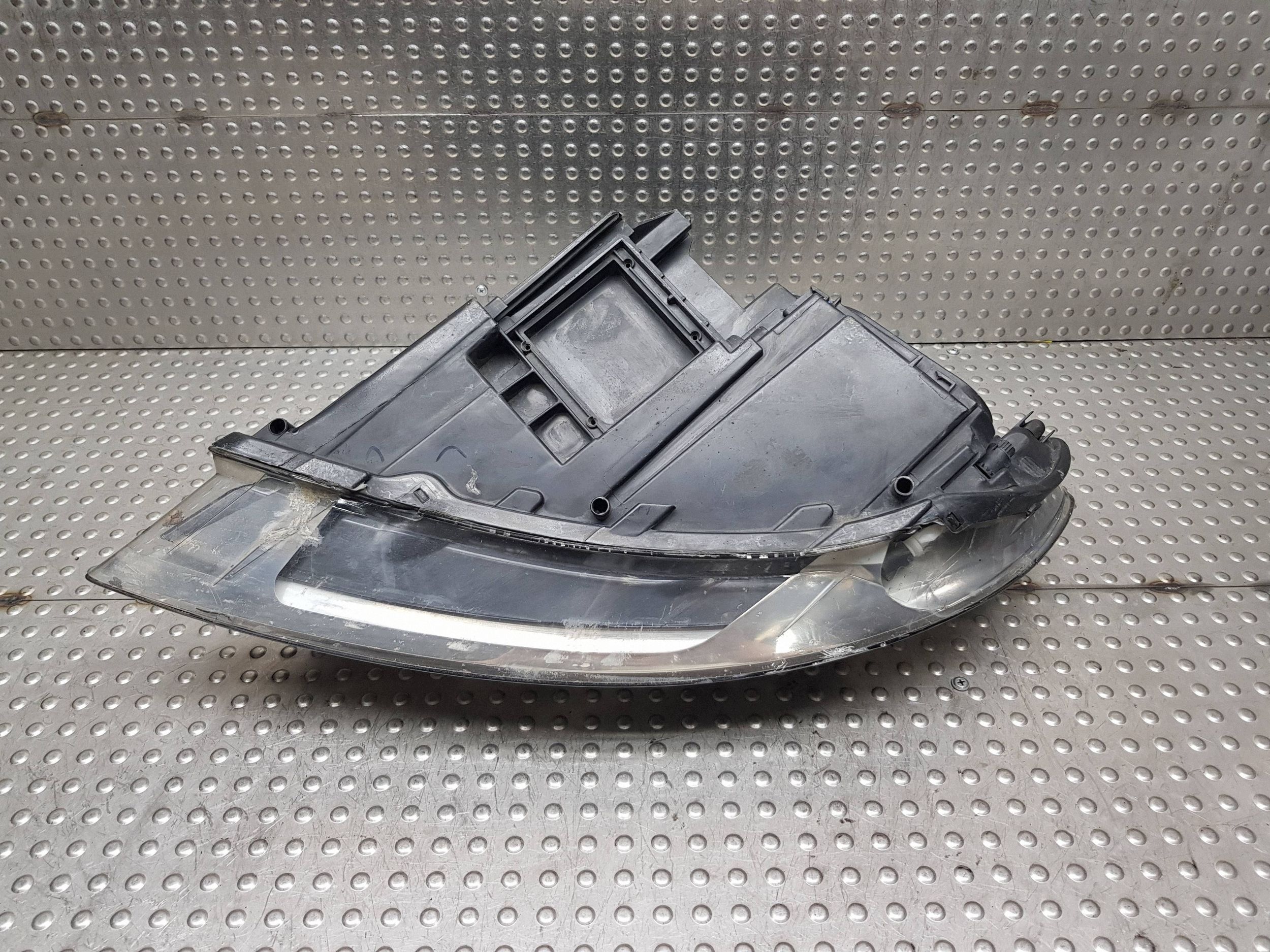 light REFLEKTOR right front XENON 4L0941004A AUDI Q7 4L 05