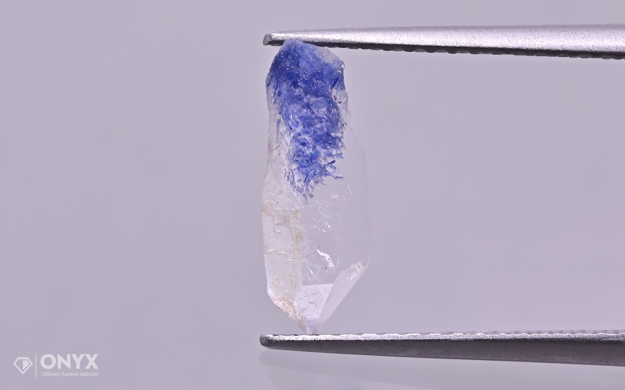 Křemen s dumortieitem přírodní křišťál 11,5x4 mm