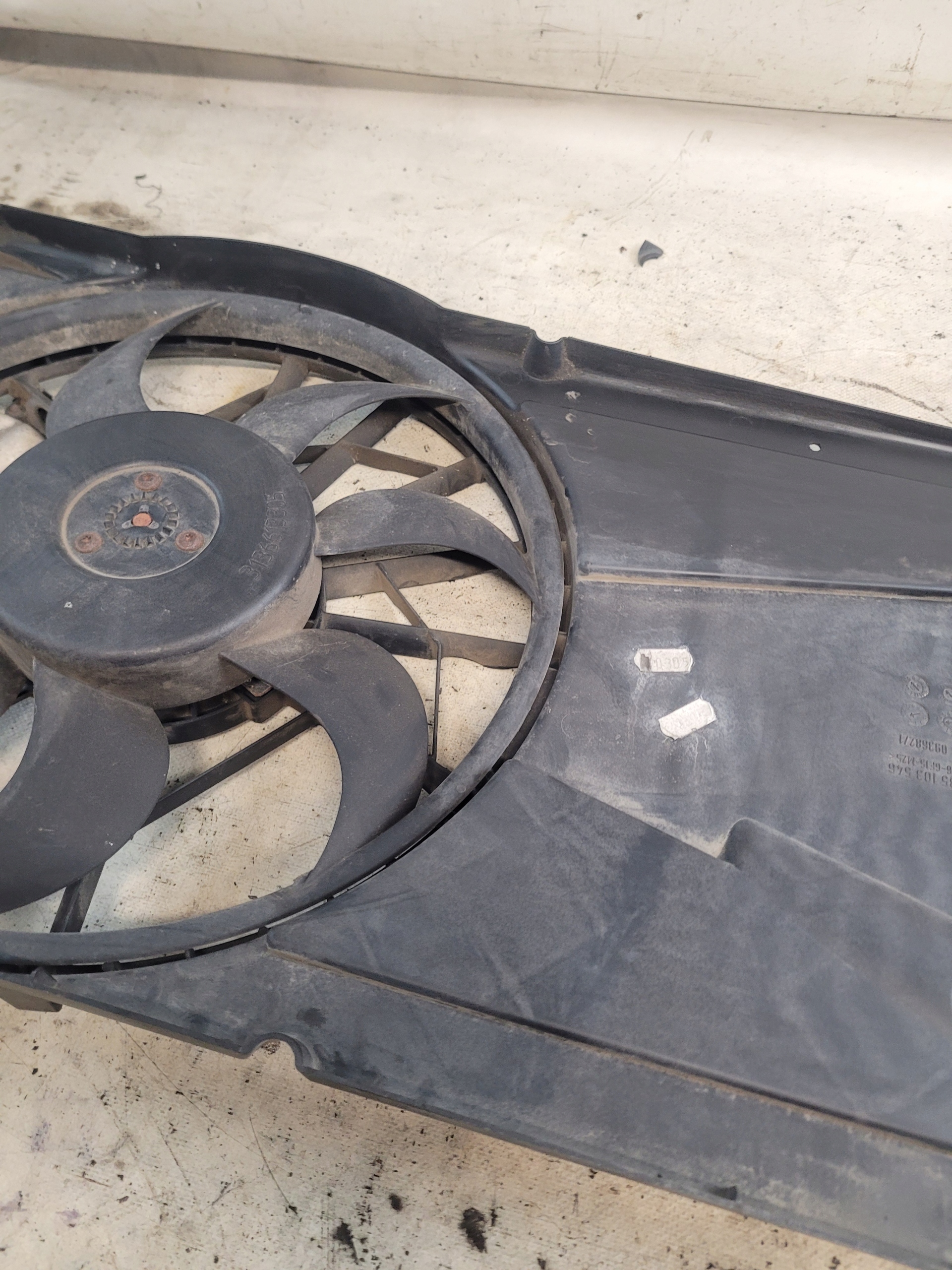 radiator fan module 3M5H-8C607-XA 1137328148 MAZDA 3 BK 04r.