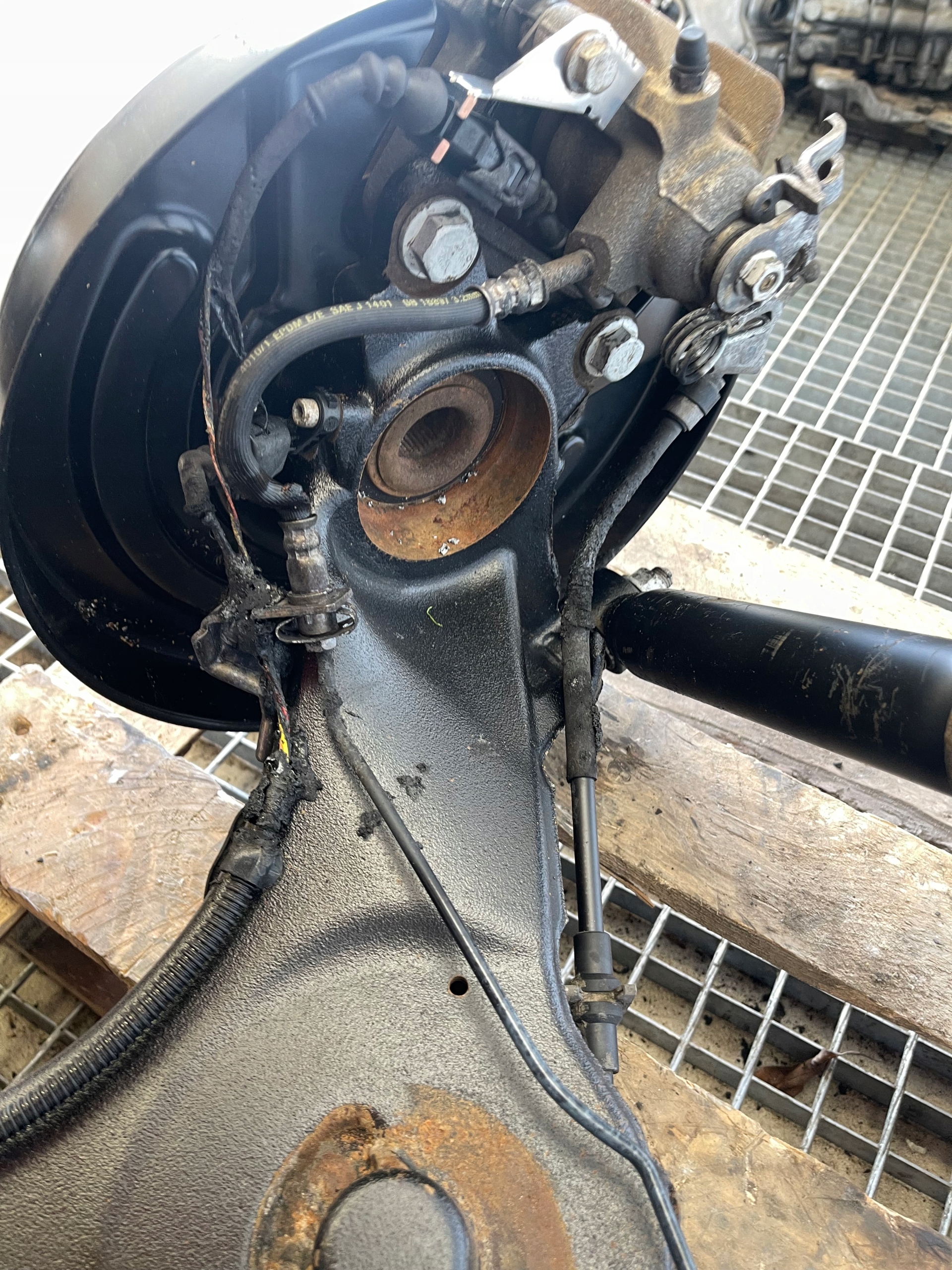 swing sususpension left rear part complete VW T6 2015- 7E0501414A