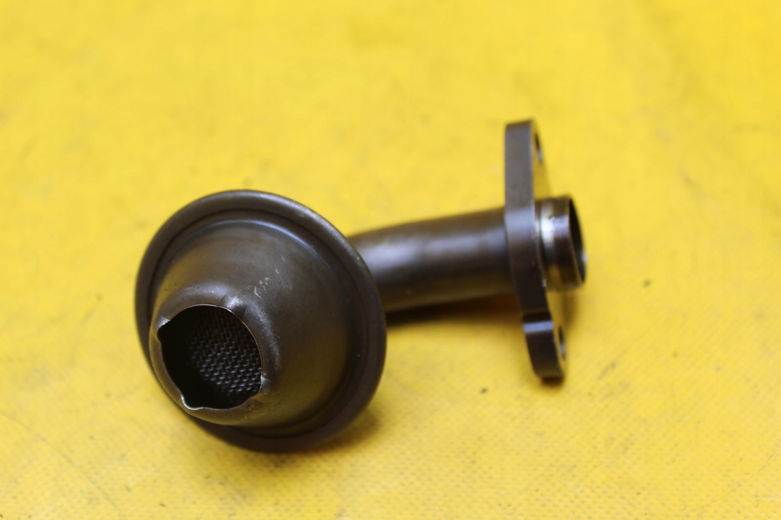 SMOK POMPY OLEJU AUDI A4 B7 1.8 T BFB