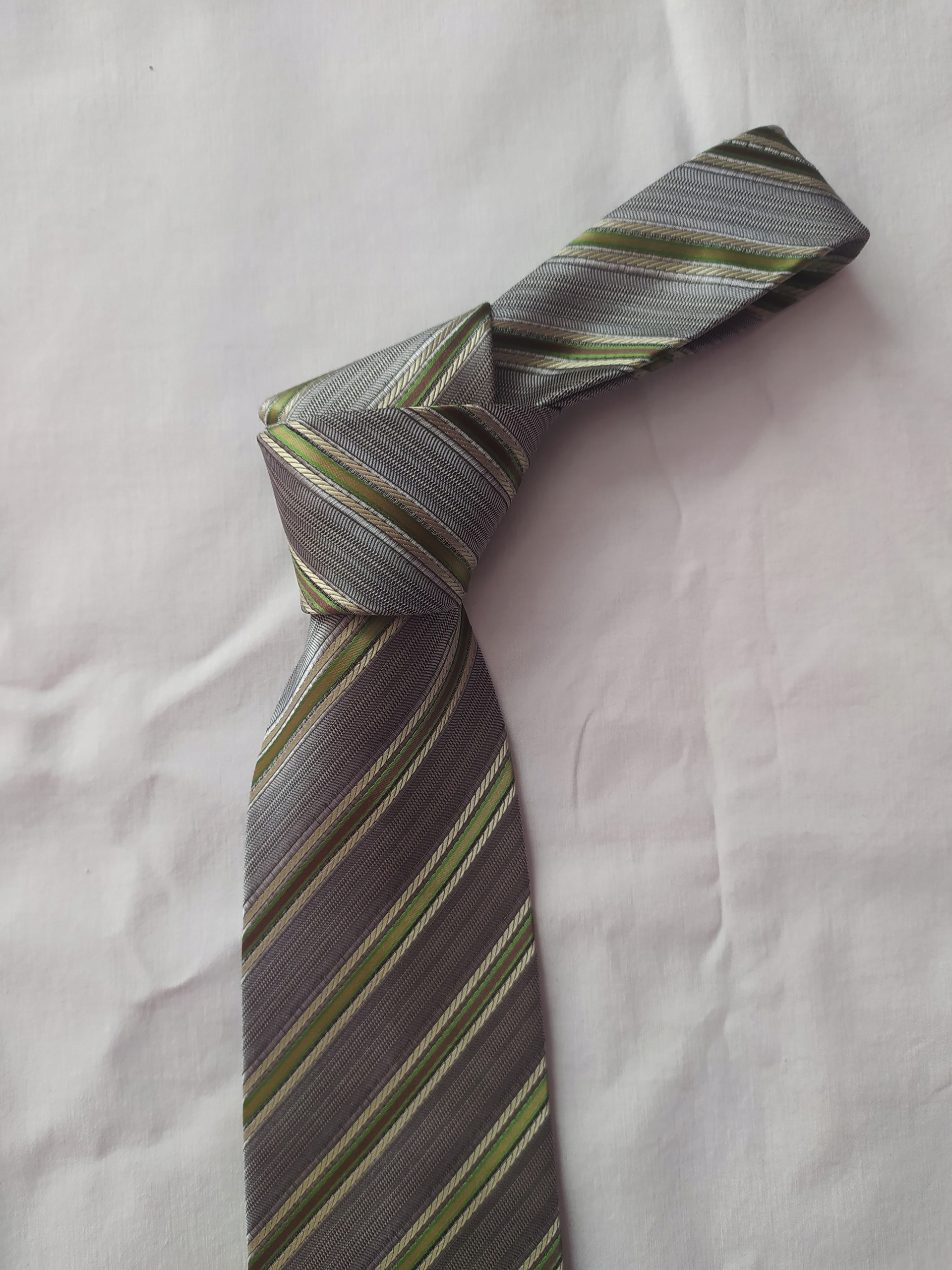 WYPRZEDAŻ ELEGANCKI KRAWAT DOBRA JAKOŚĆ