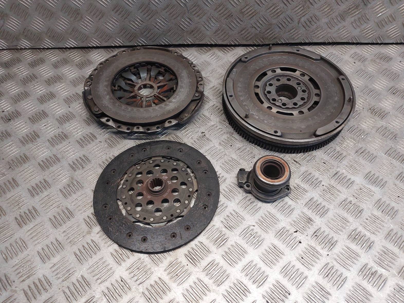 VOLANO USATO + disco + di pressione + LOZYSKO OPEL VECTRA C 2.2 DTI