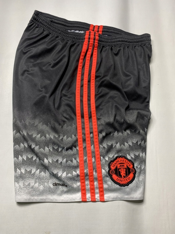 MANCHESTER UNITED ADIDAS Clima Lite oryginalne czarne spodenki M Materiał dominujący poliester