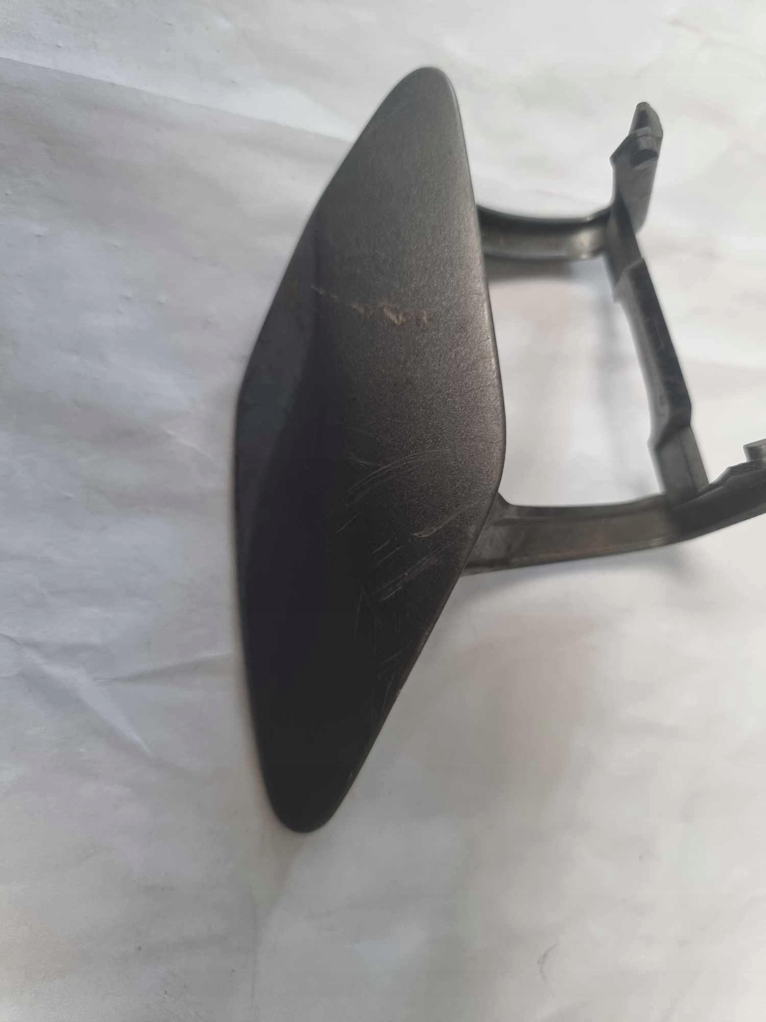 MERCEDES B-KLASA W246 Couvre Lave phare Droit