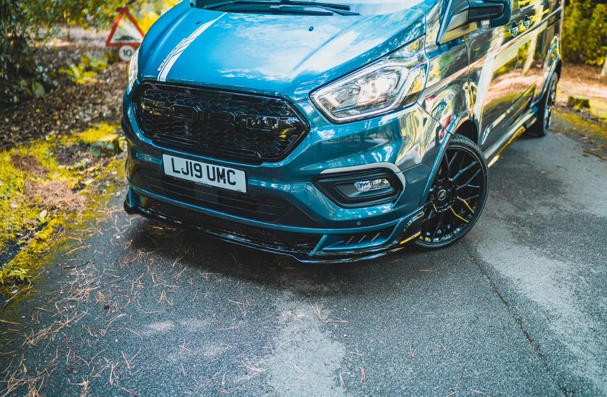 TRANSIT TOURNEO CUSTOM 2018-2023 DOKŁADKA PRZEDNIA SPLITTER SPOILER PLASTIK Producent części Inny