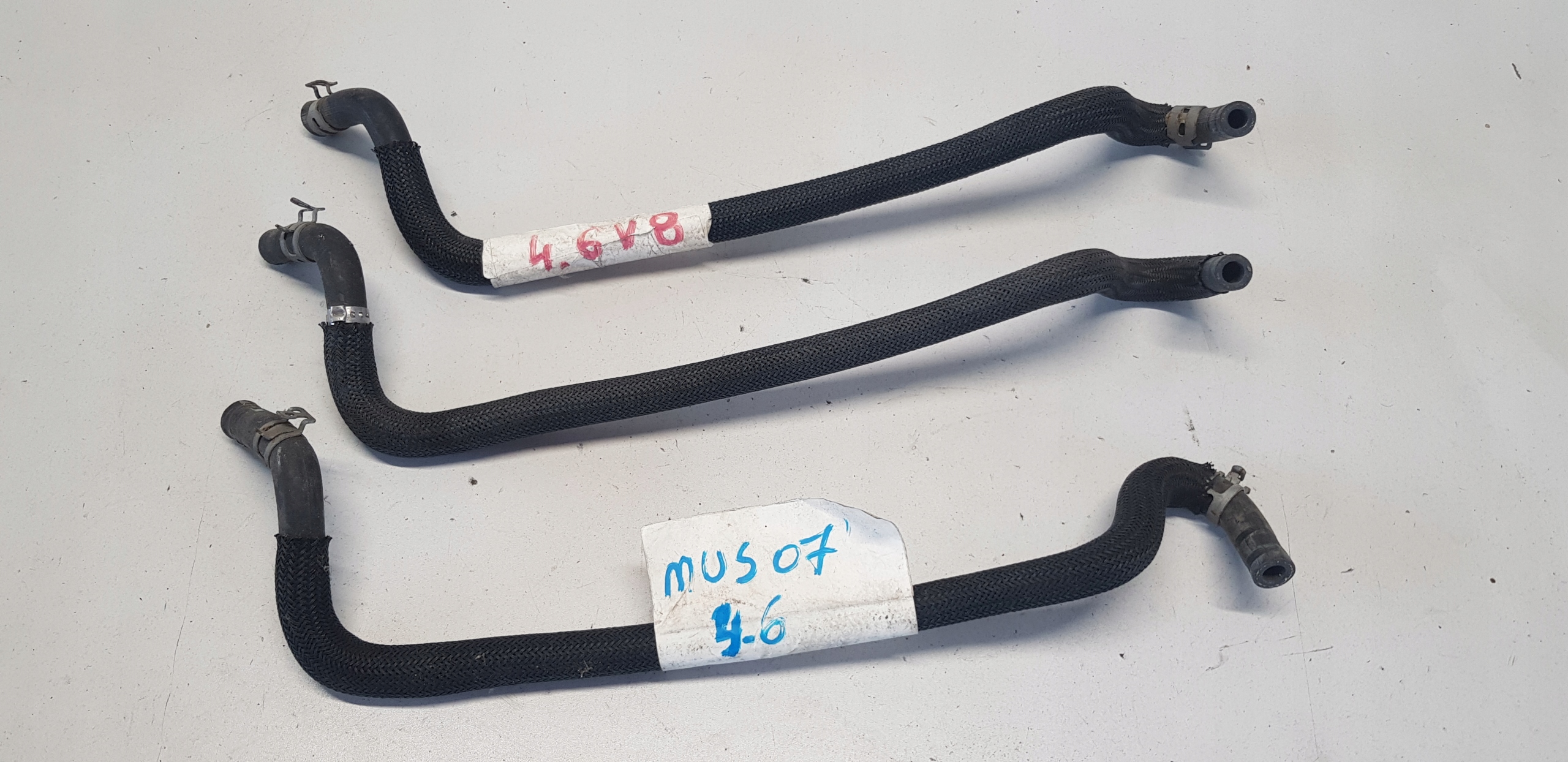 FORD MUSTANG 4.6 ВОДОПРОВІД 4R33-8276-AC