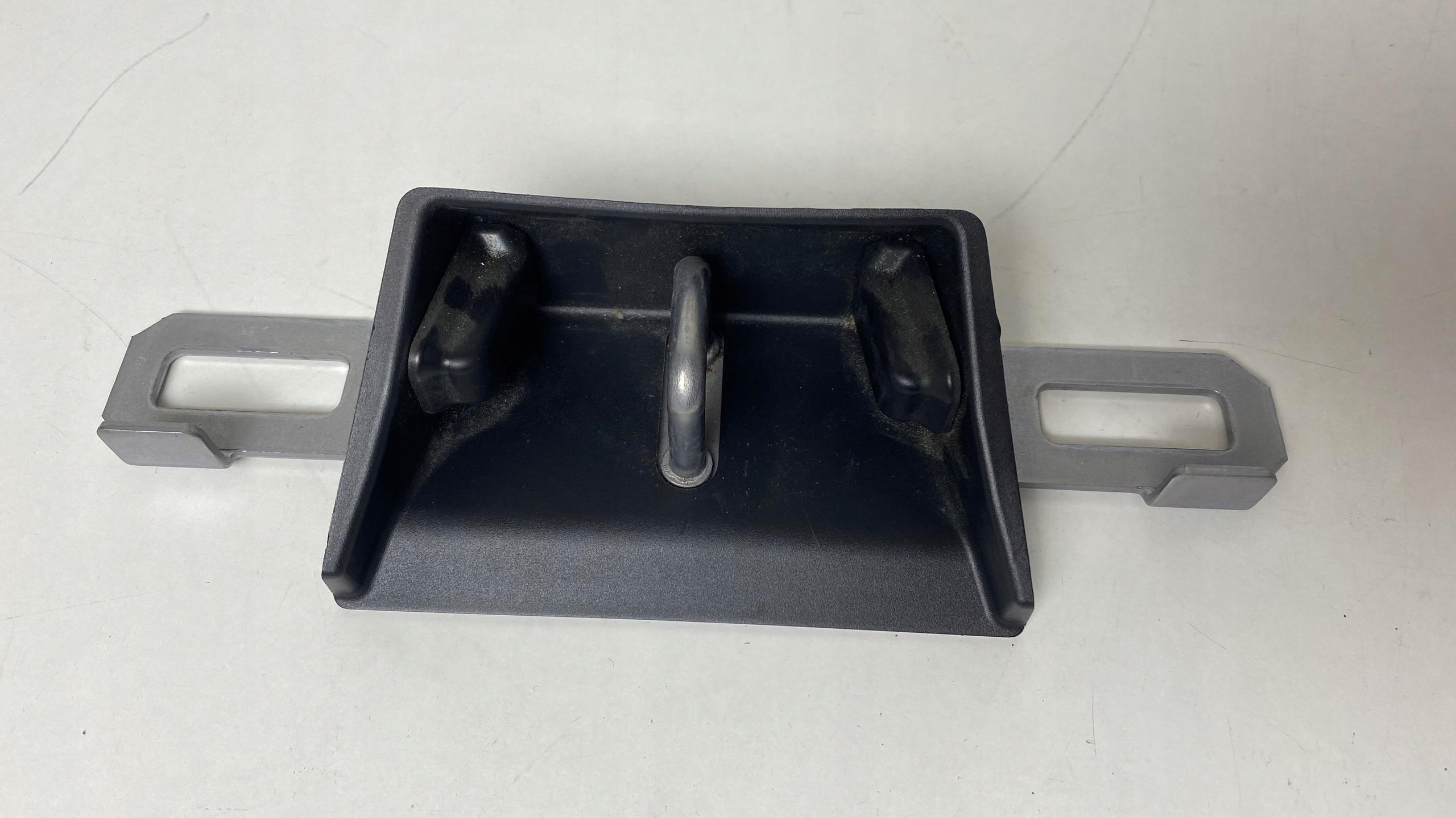 БОЛТ КРЕПЛЕНИЯ ЗАМКА БАГАЖНИКА VOLVO XC40 31484517