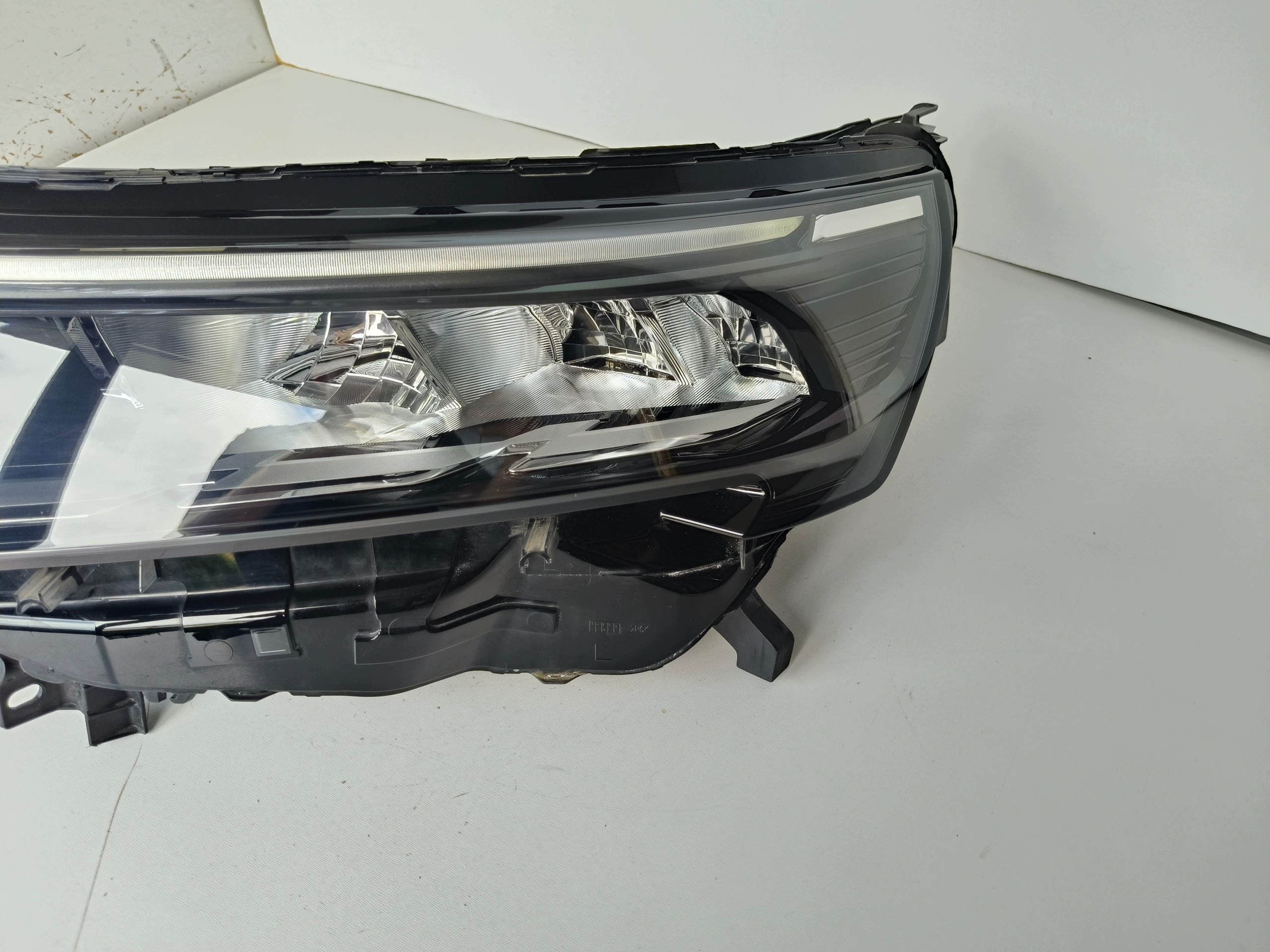 light left REFLEKTOR NISSAN TOWNSTAR 22- LED