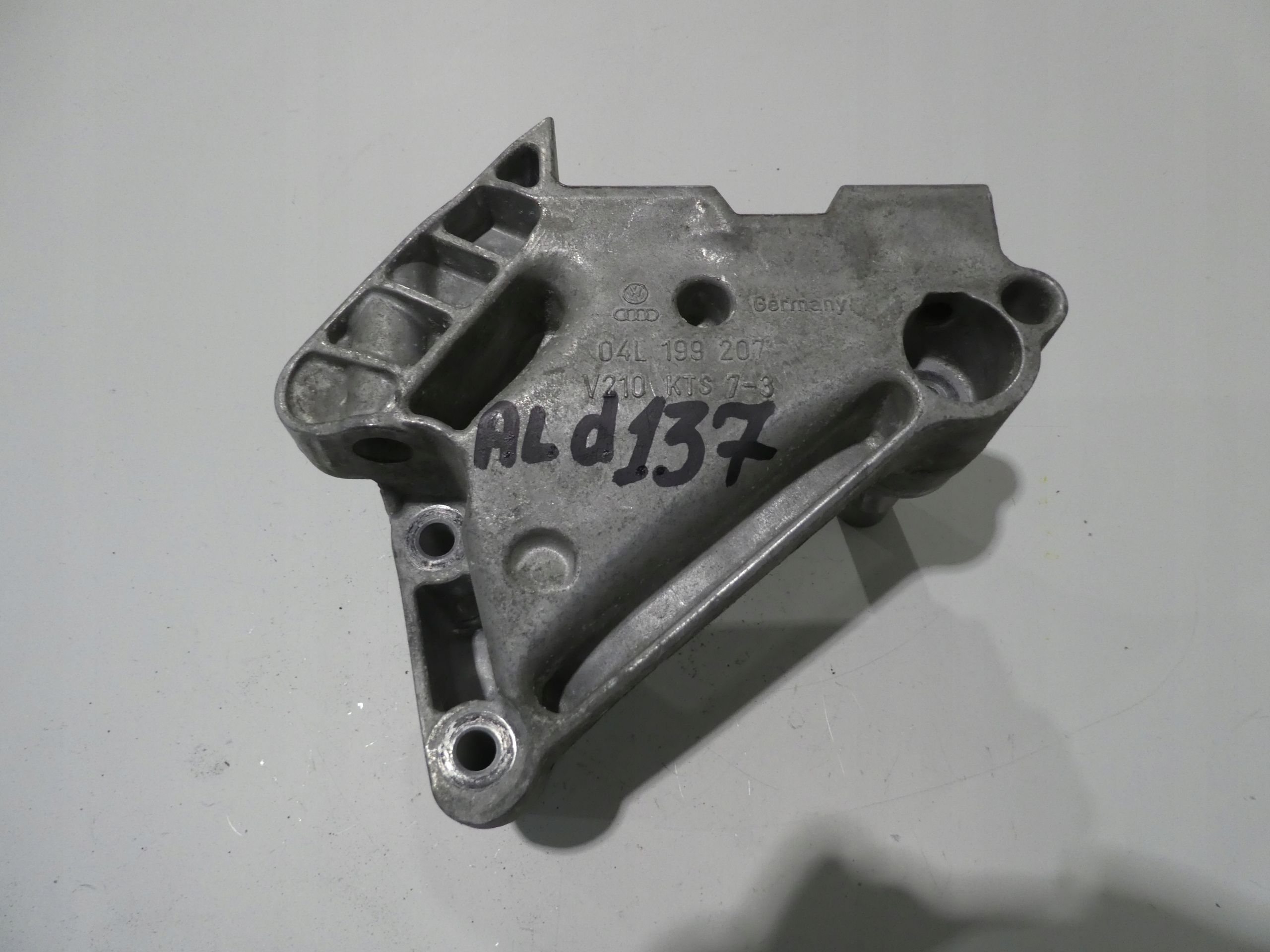 engine mount VW SEAT SKODA VW 04L199207