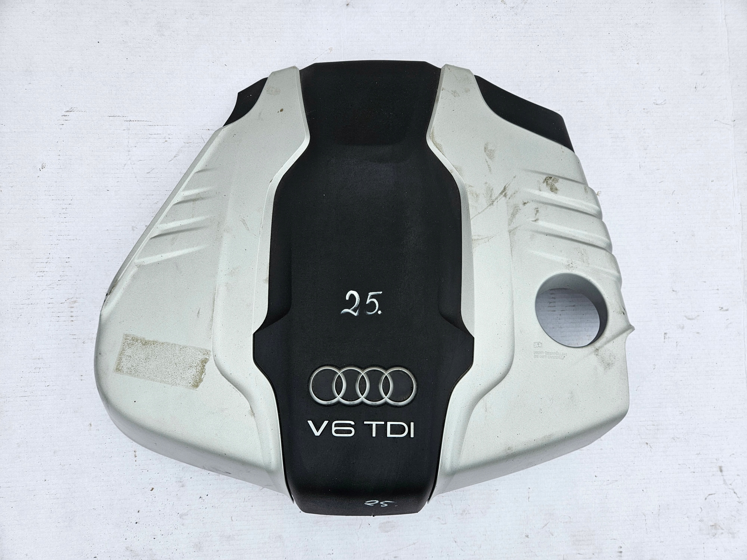 A8 D4 OSŁONA POKRYWA SILNIKA 3,0 TDI 4H0103925A