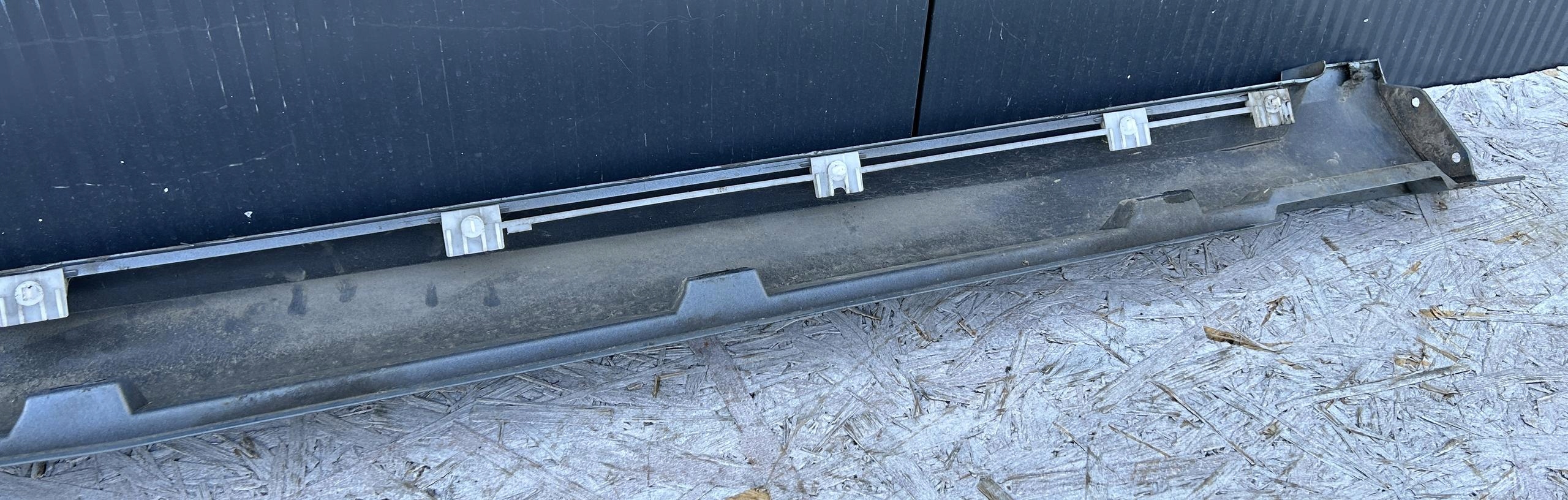 moulding threshold left VW PASSAT B7 KOMBI 10-14 LC7Z